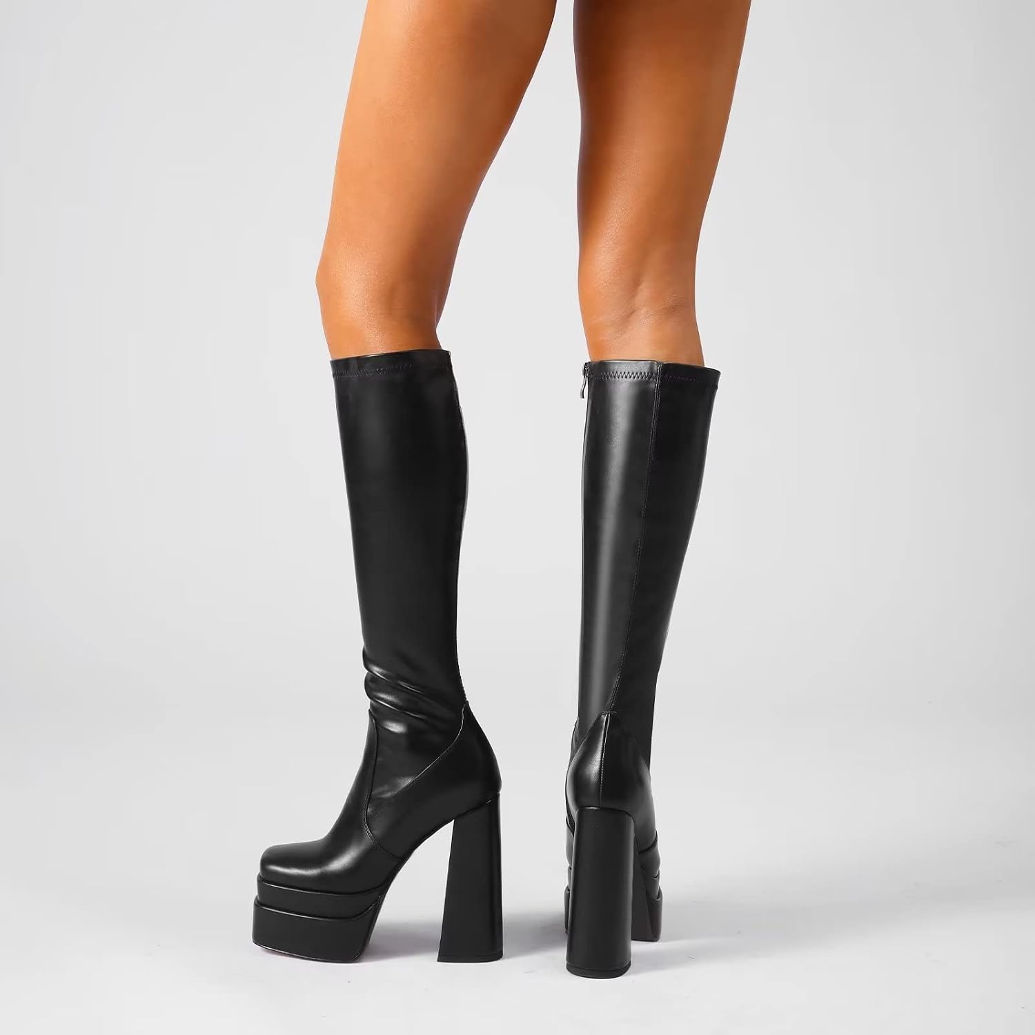 Detalle 2 de wetkiss Classic Platform Knee-High Go-Go Boots, 5.5-Inch Chunky Heel