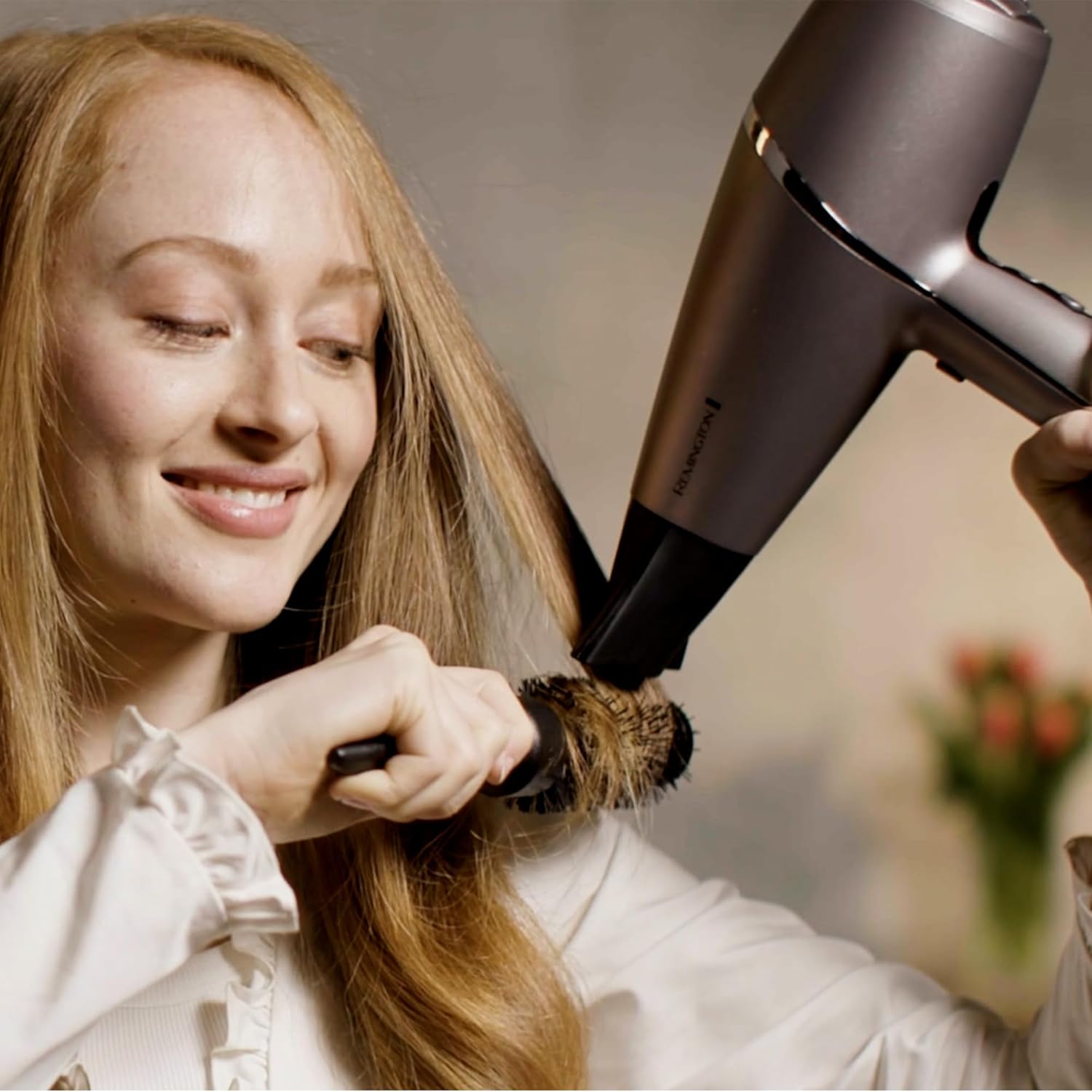 Detalle de Remington Asciugacapelli PROluxe You AC9800: StyleAdapt, 2400 W e Diamond-Ceramic per una piega professionale