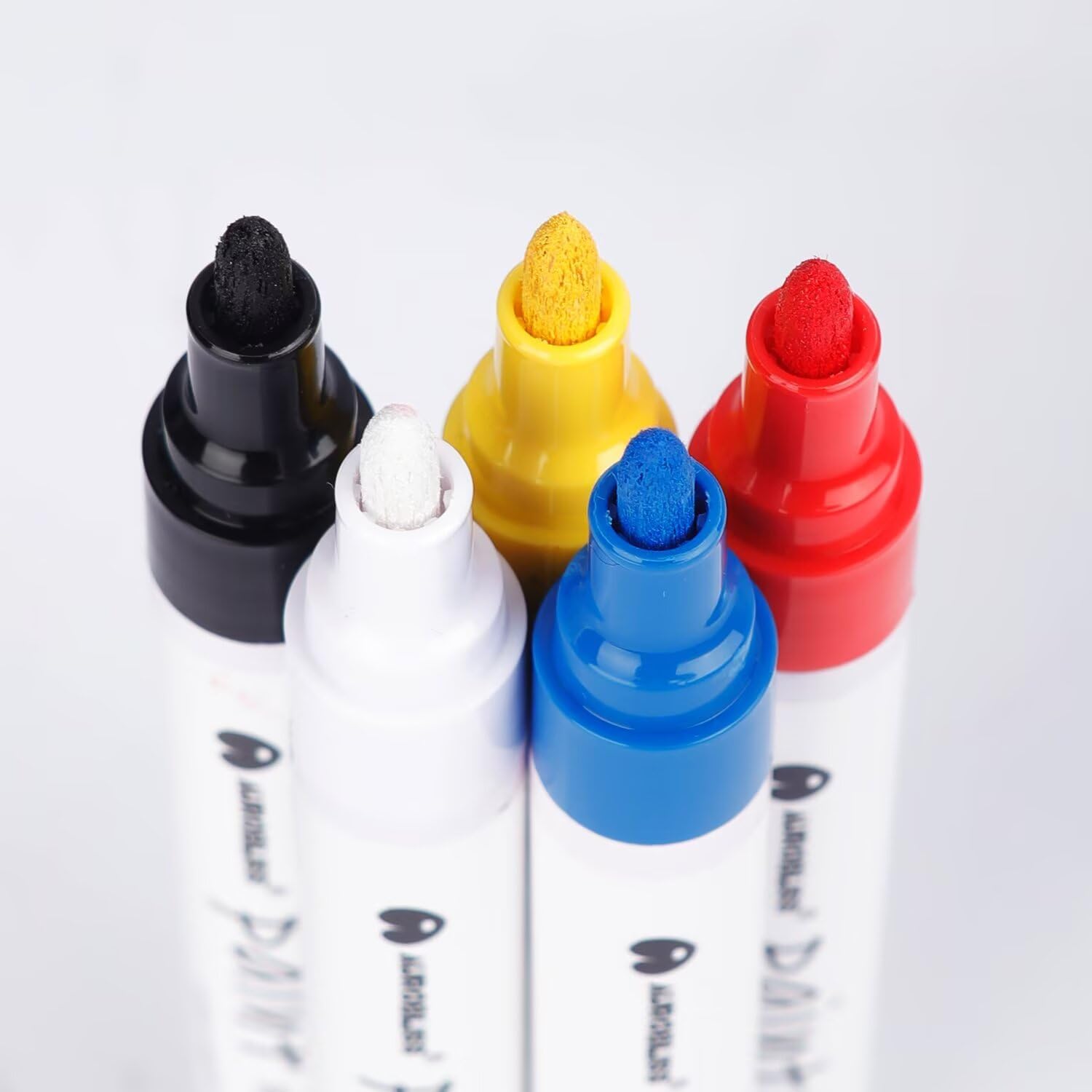 Detalle 2 de Aurobliss Pennarelli indelebili a base di olio, 5 colori multicolore – punta a proiettile 2–3 mm