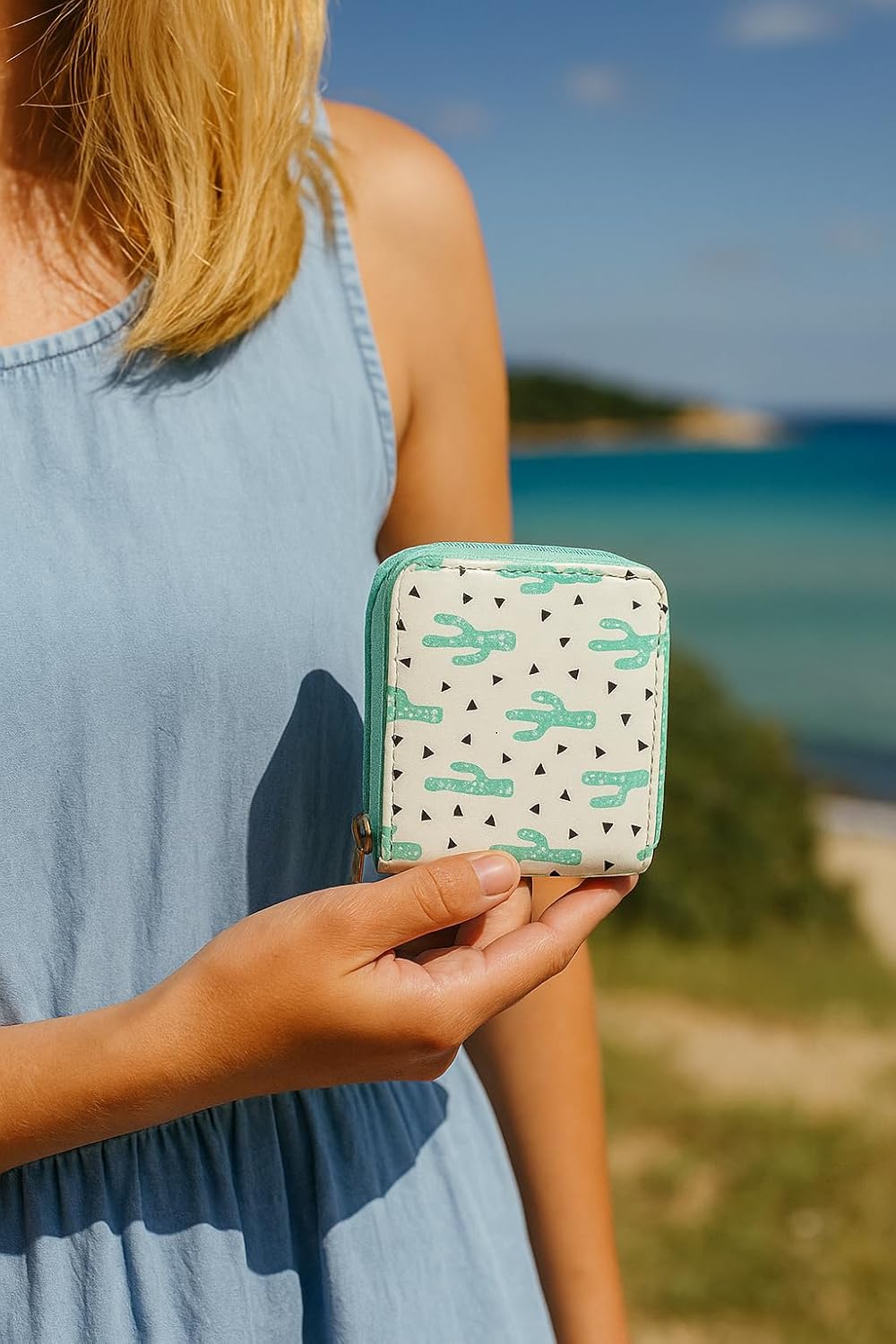 Detalle de styleBREAKER mini portamonete con stampa cactus – bianco/verde menta, chiusura a cerniera circolare