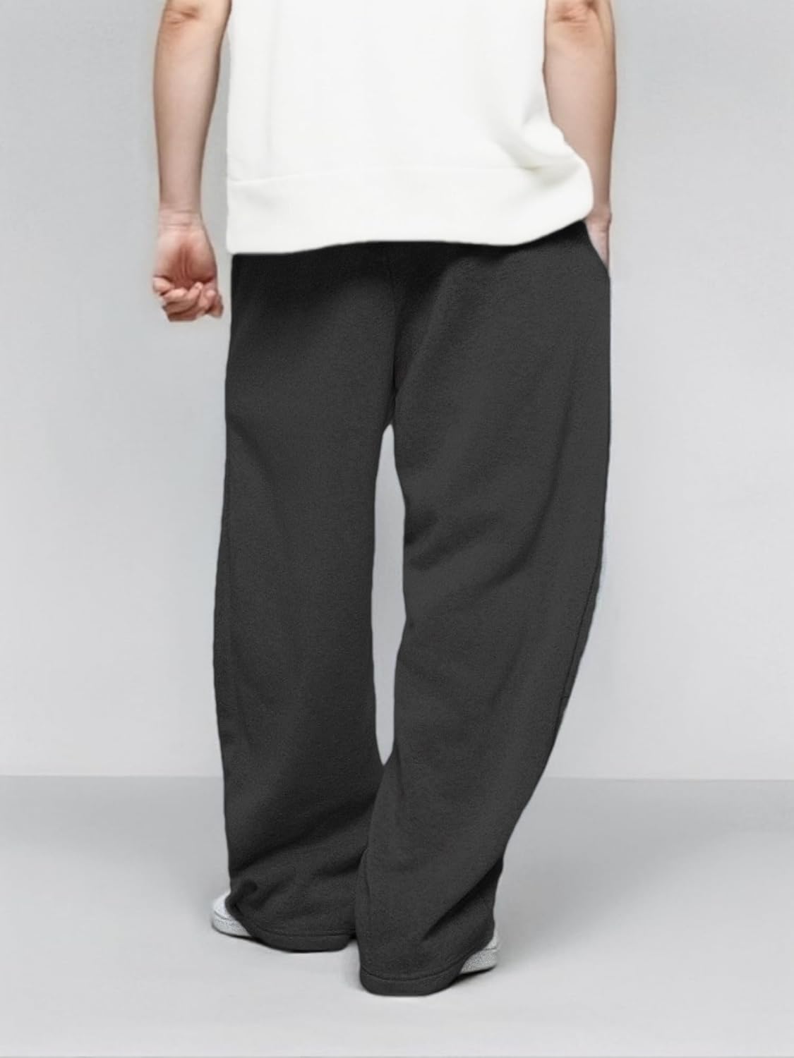 Detalle de LuminBlaze Men’s Baggy Sweatpants with Elastic Drawstring Waist and Deep Pockets