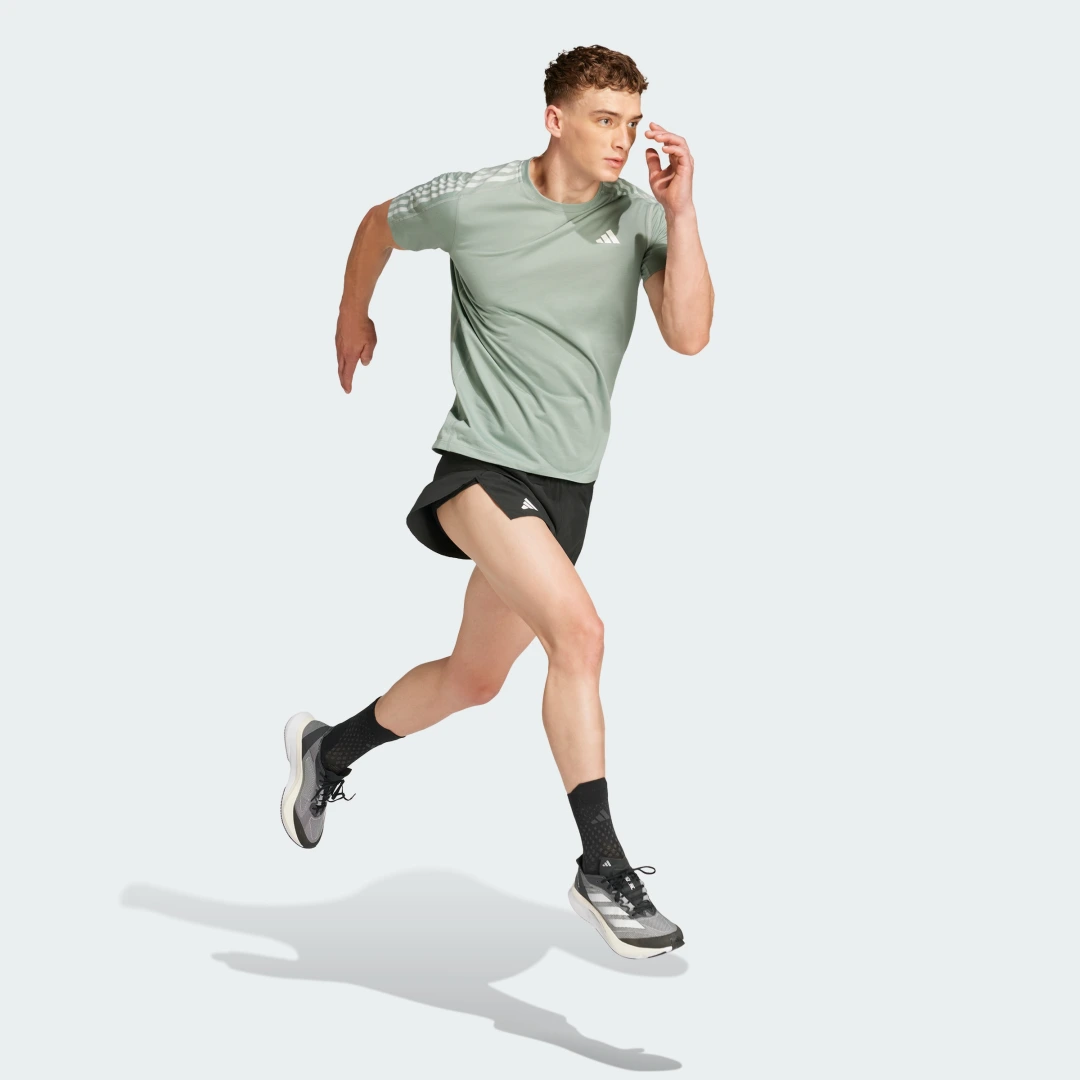Detalle de Camiseta Own the Run 3 bandas de Adidas – Verde
