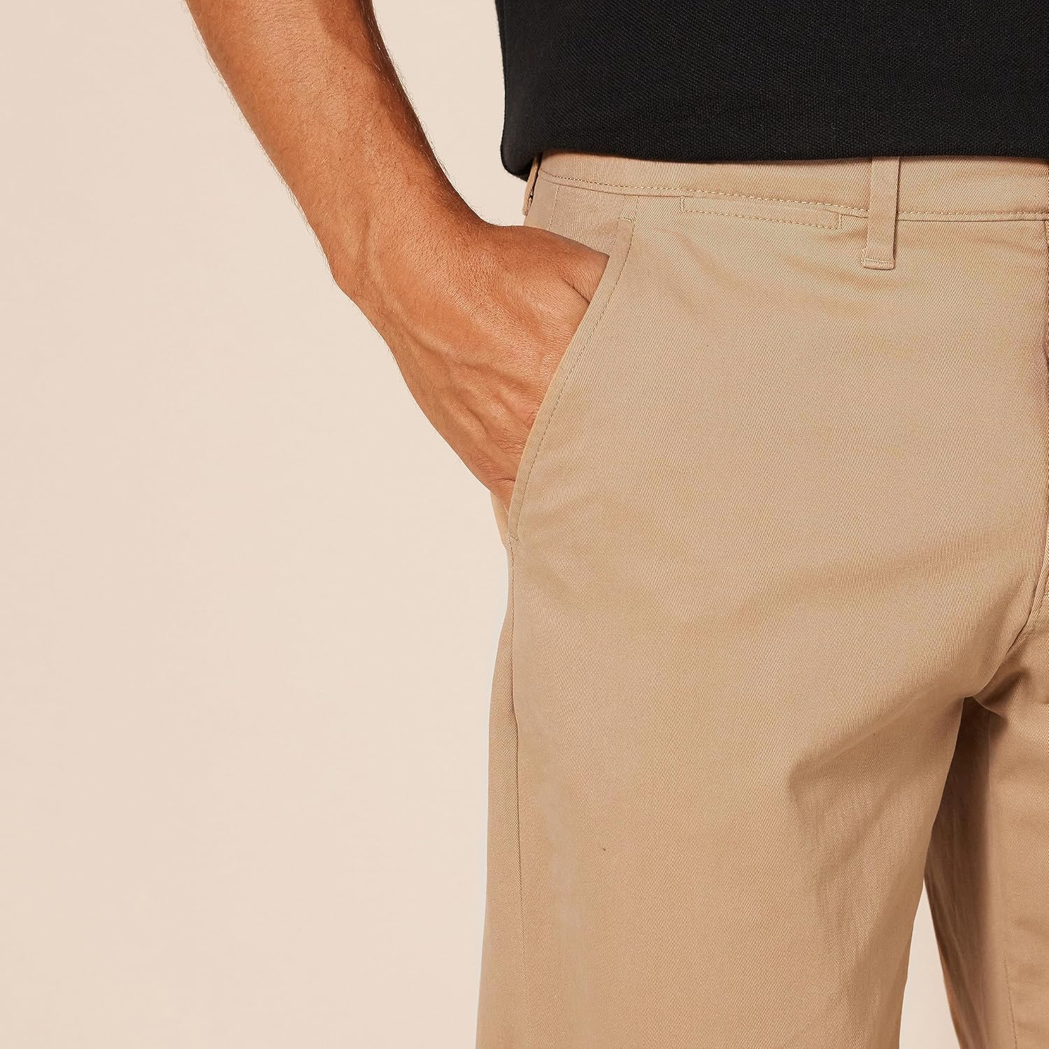 Detalle 2 de Amazon Essentials Pantalón chino elástico ajuste atlético 42