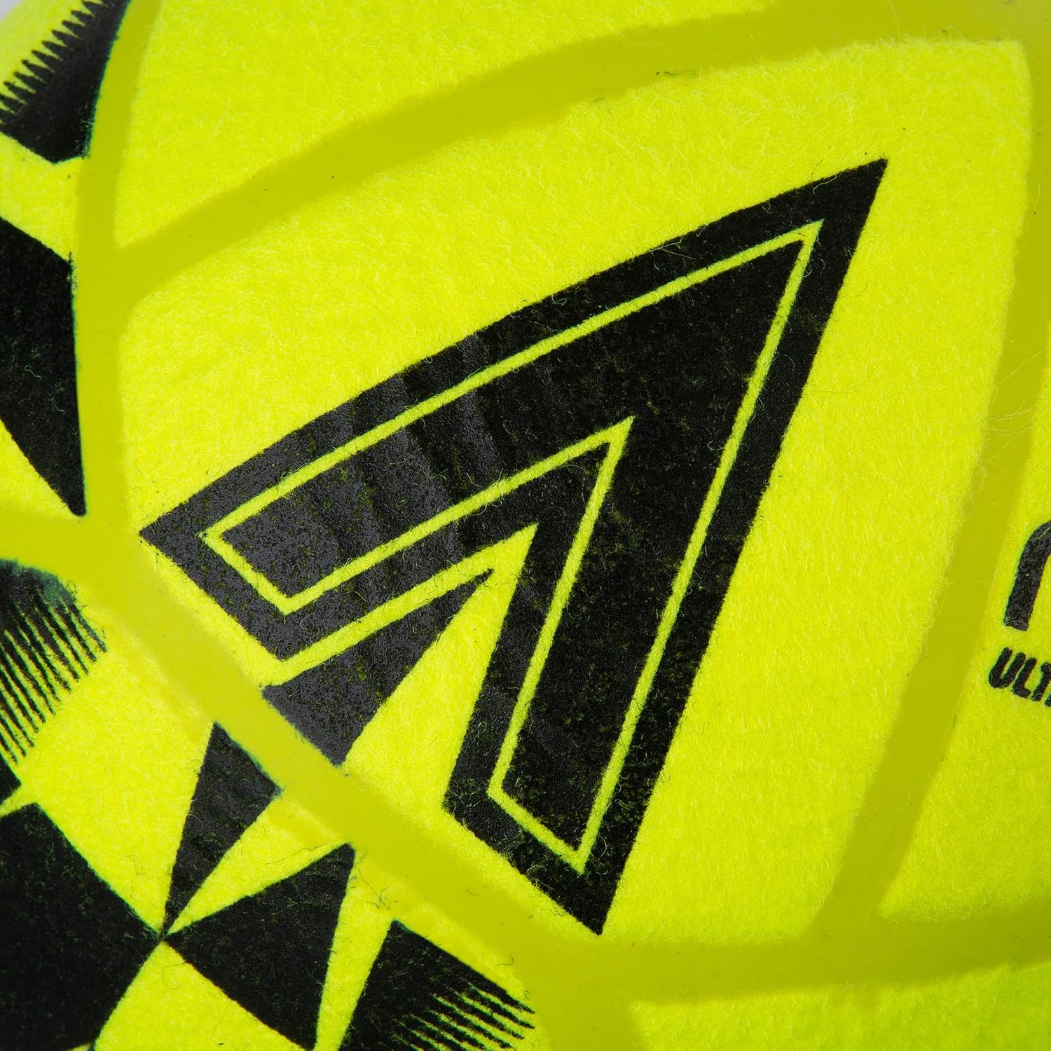 Detalle de Mitre Ultimatch Indoor Football, Shape Retention, Yellow/Black (Size 5) – A practical indoor match ball for schools and halls
