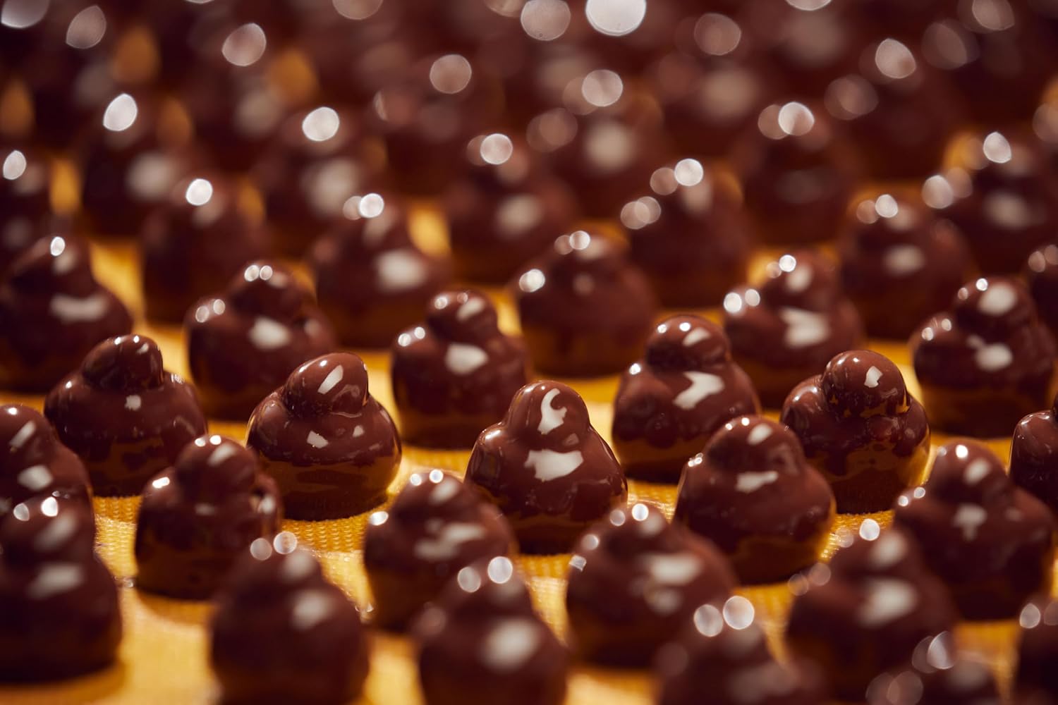 Thumbnail 6 de BACI PERUGINA Classico Cioccolatini Fondenti al Gianduia, Sacchetto 400g