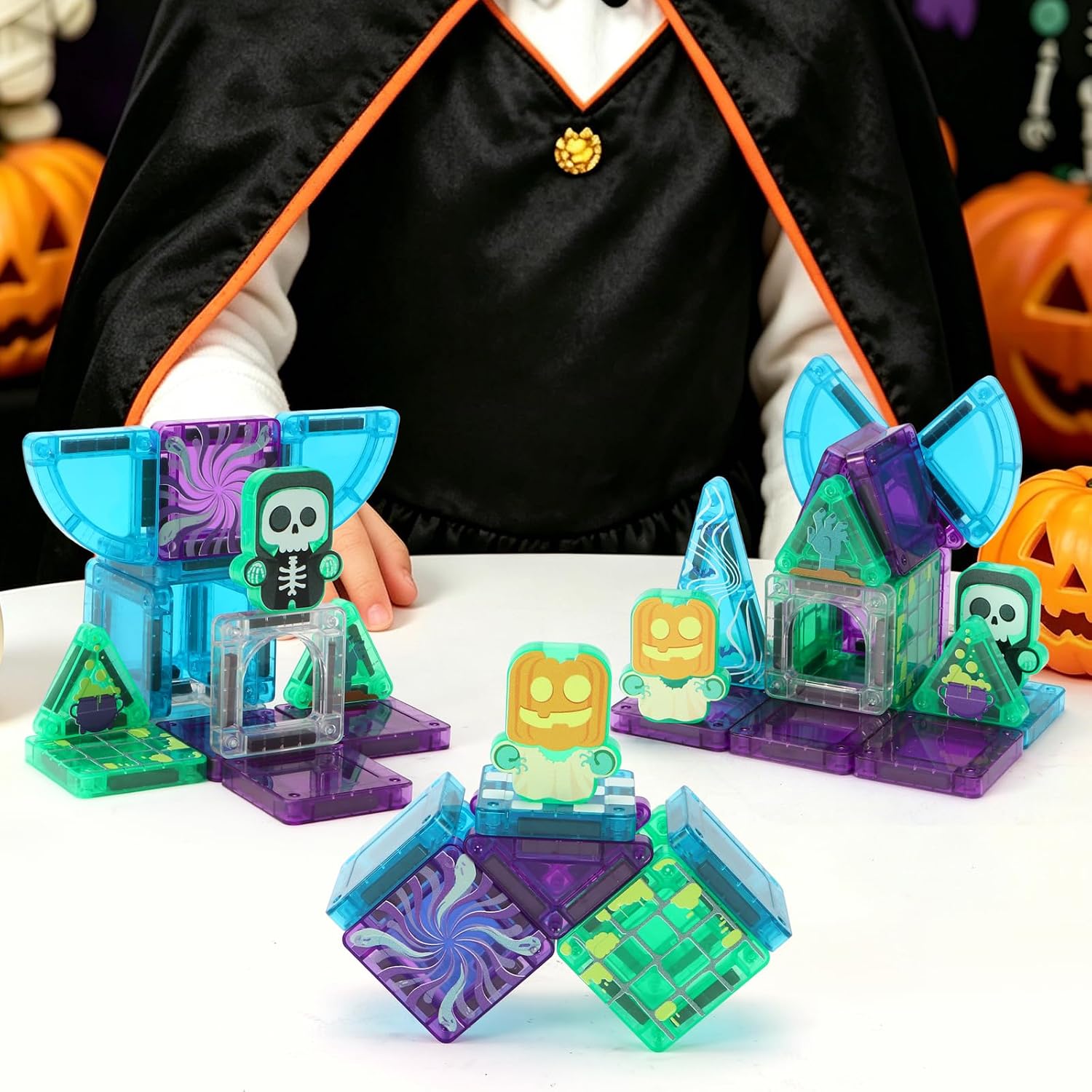 Detalle 2 de MEESHEEP Halloween magnetische bouwstenen reisset, 32-delig met metalen doos
