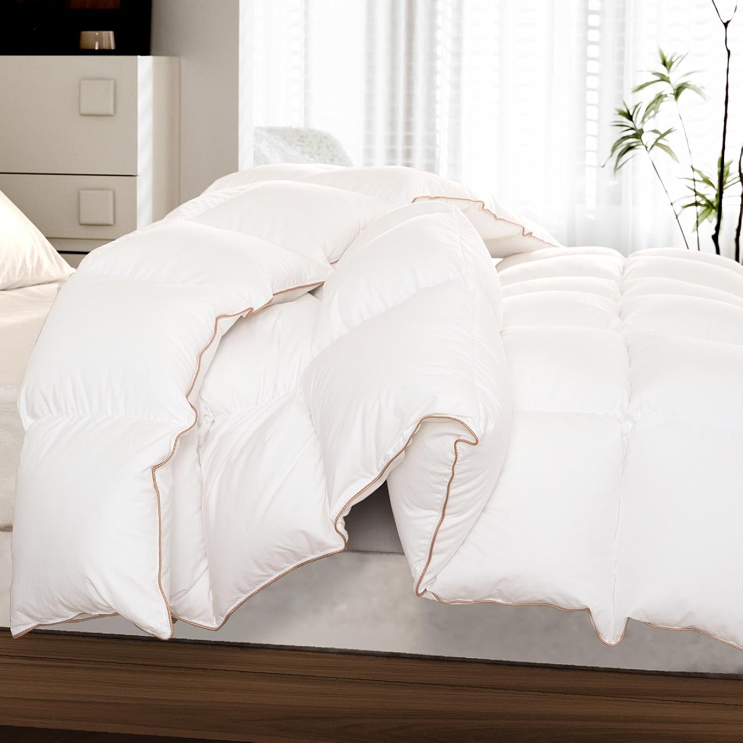 Detalle 2 de WhatsBedding CA-GOLD-DC-LPT-HQ Queen Feather-Down Comforter with Cotton Cover