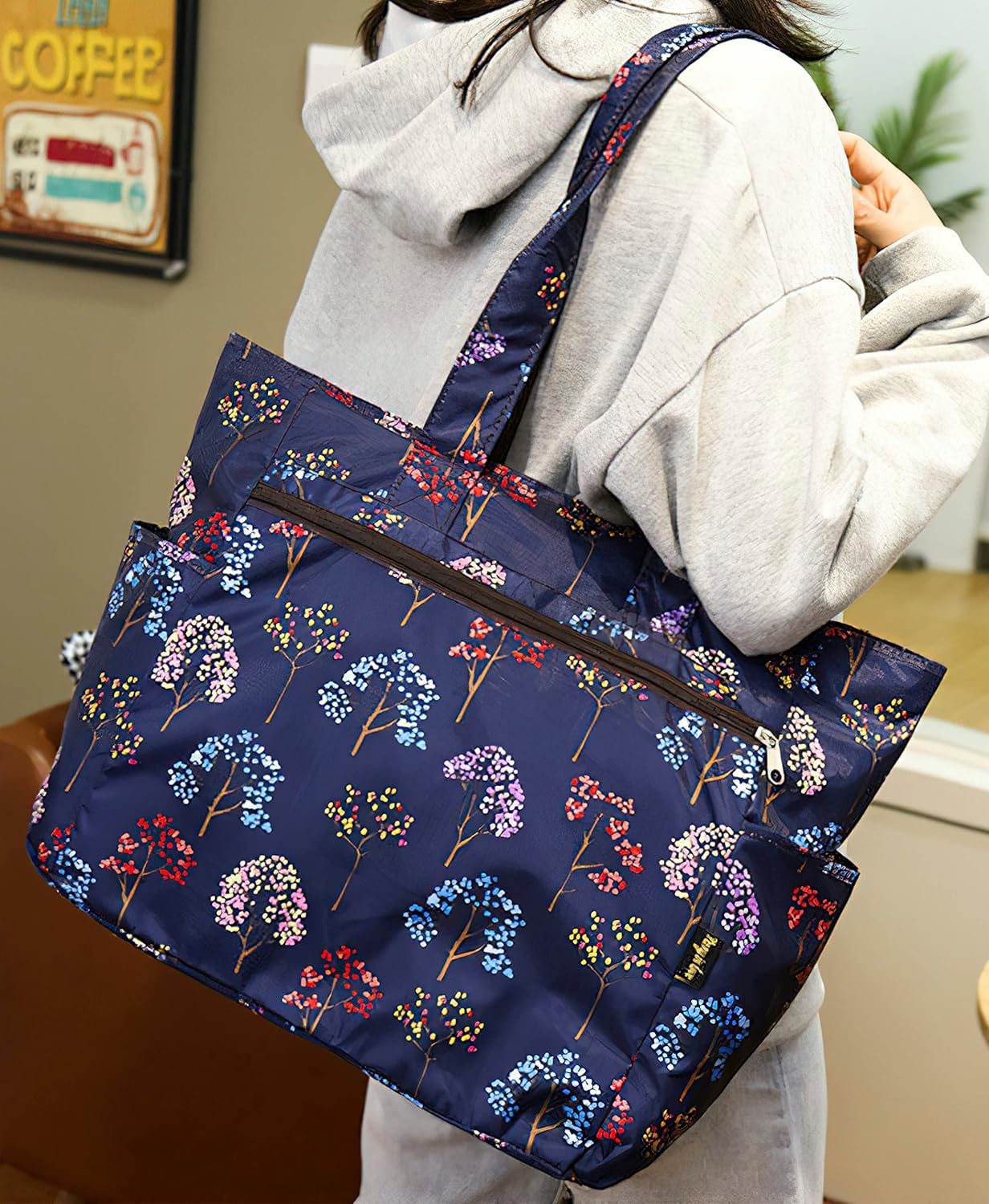Thumbnail 6 de Floral Water-Resistant Large Tote: Everyday Utility for Work, School and Travel