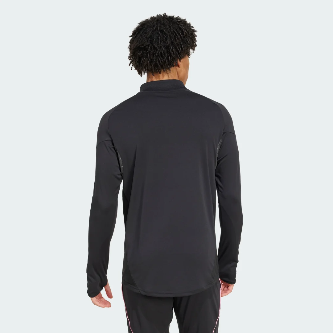 Detalle 2 de Sudadera entrenamiento Juventus Tiro 25 Competition de Adidas — entreno con estilo negro