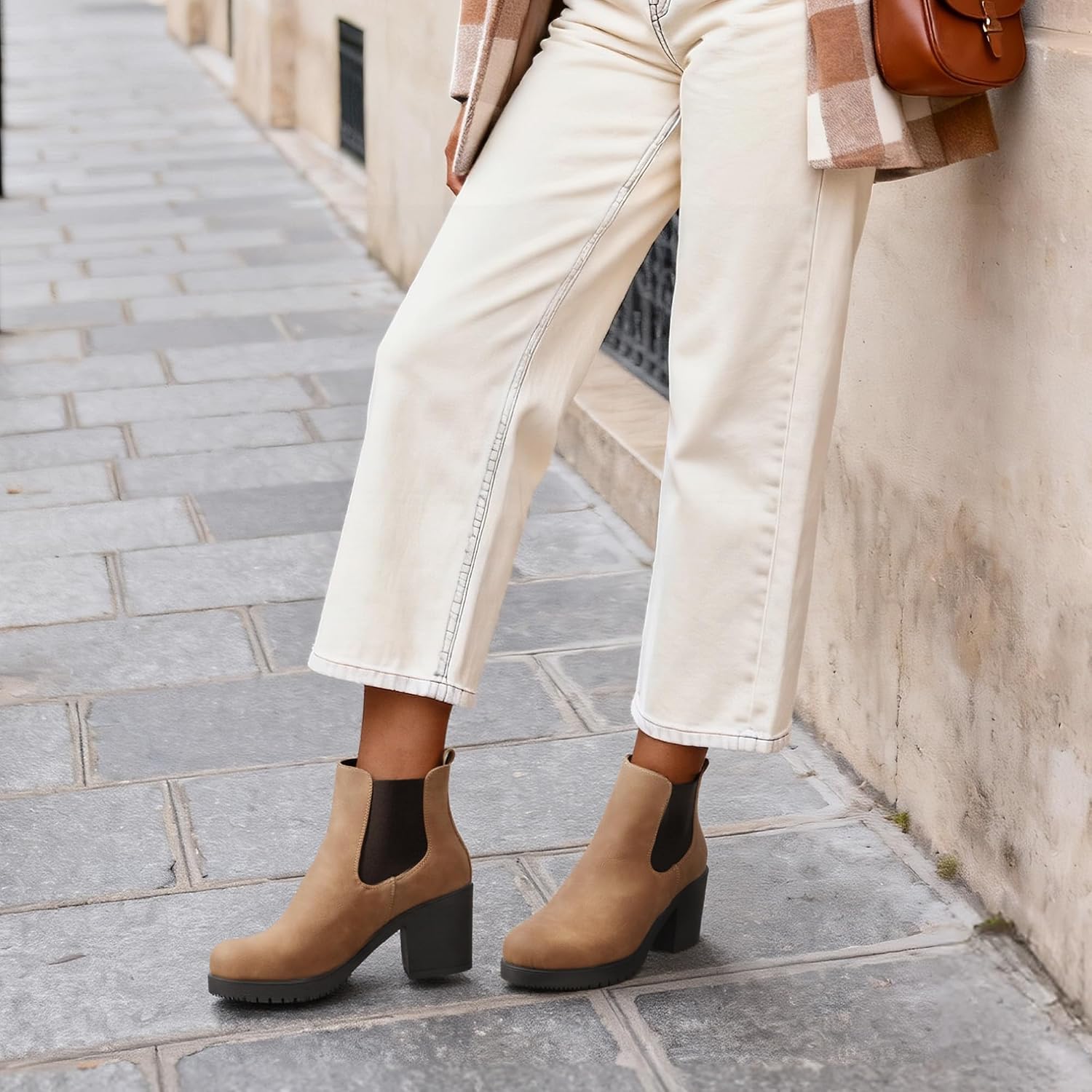 Detalle de DREAM PAIRS Chelsea Ankle Boots with 3-Inch Block Heel