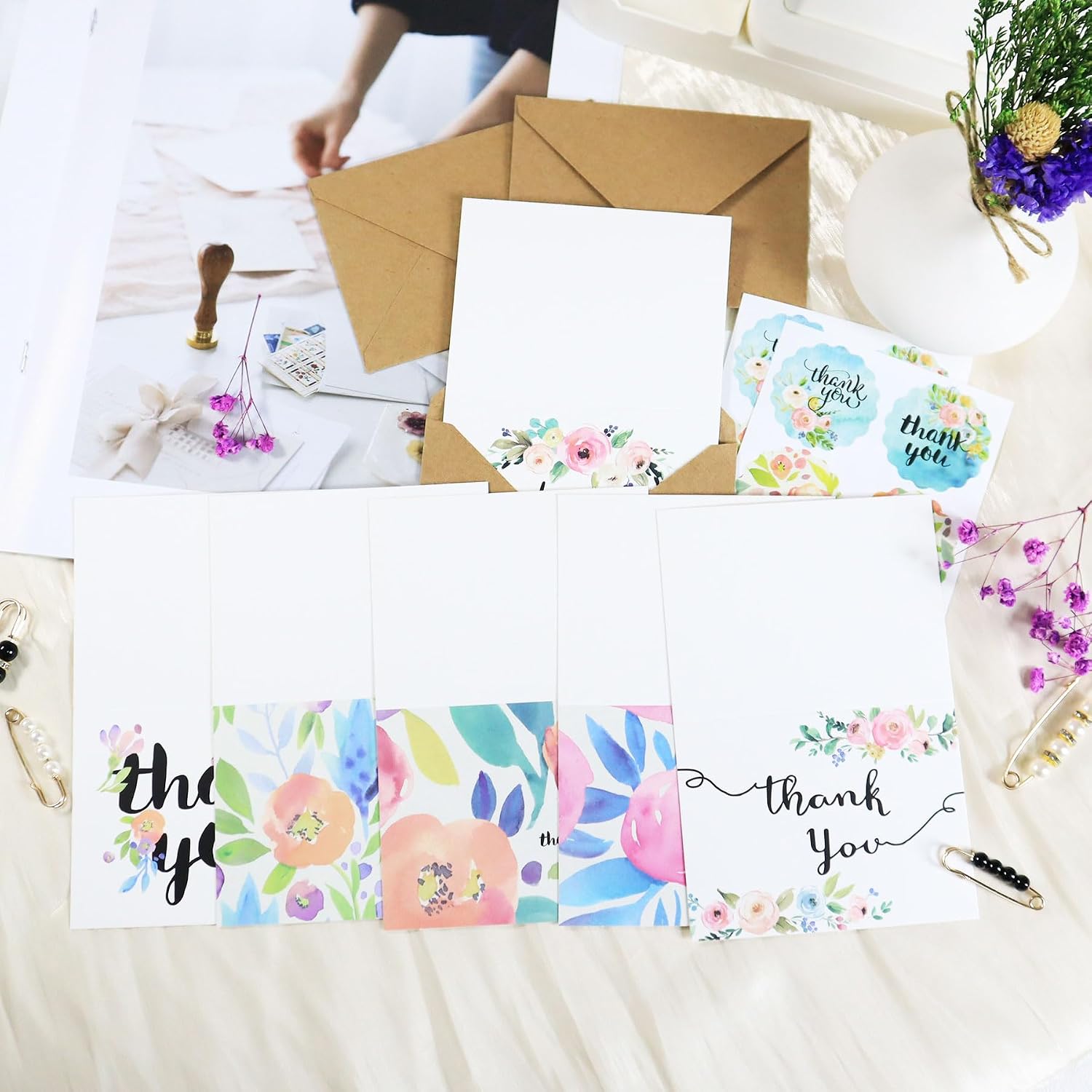 Detalle 2 de Hseonmauyi 24-Pack Thank You Cards, 8 Designs, Envelopes and 36 Stickers