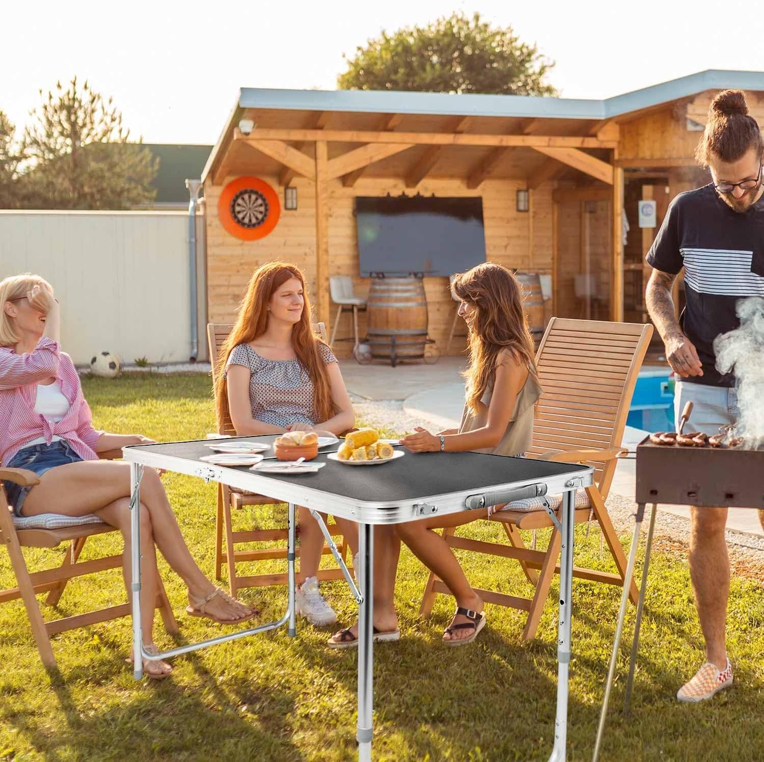 Detalle de Klappbarer Multifunktionstisch 120x60 cm – Höhenverstellbarer Campingtisch & Markt-Tisch aus Aluminiumkanten