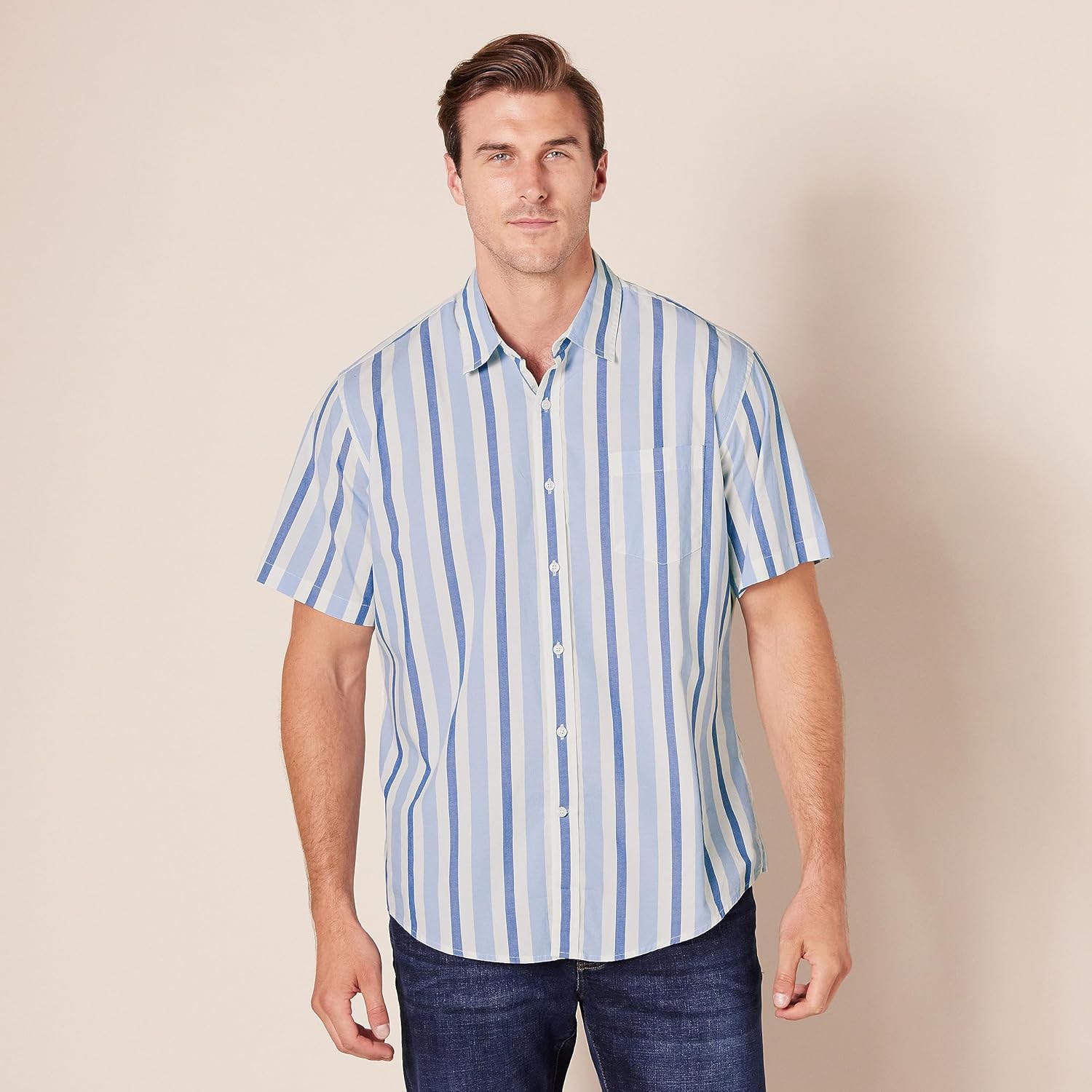 Thumbnail 5 de Amazon Essentials Men's Regular-Fit Short-Sleeve Poplin Shirt