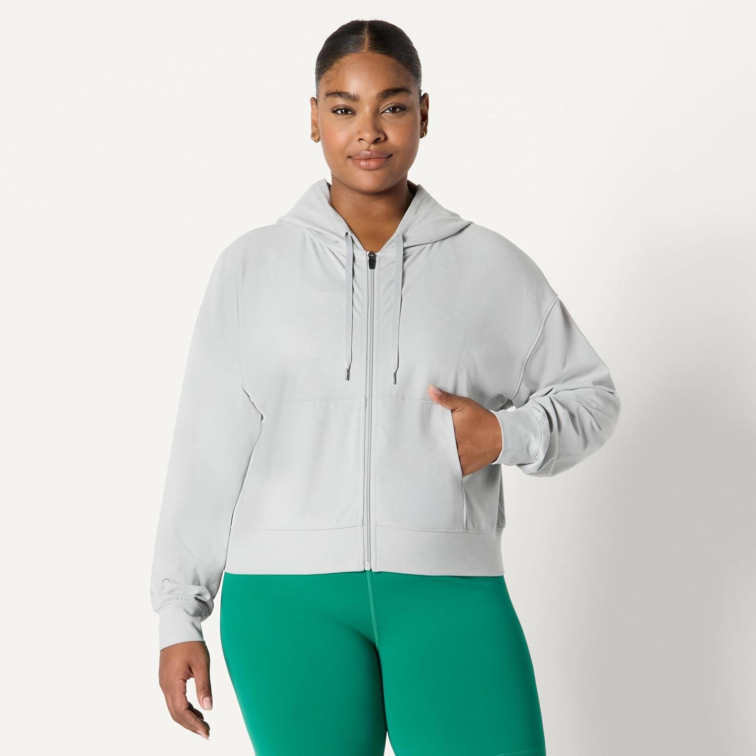 Thumbnail 5 de Amazon Essentials Damen Athletischer weicher Funktions-Trainings-Hoodie (kurzgeschnitten)