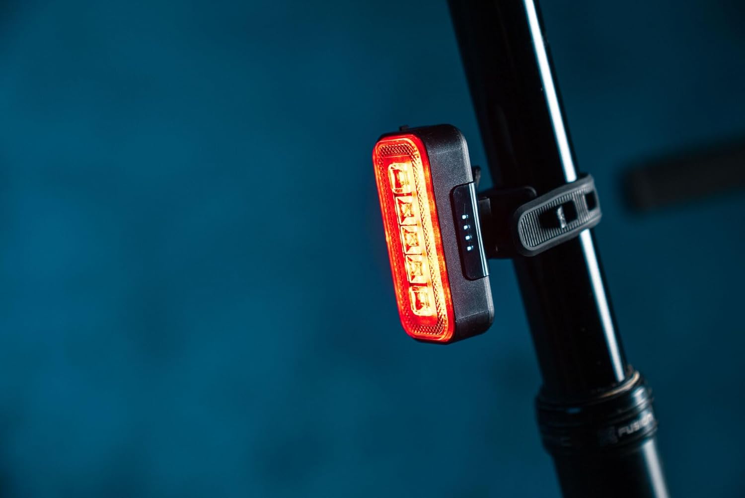 Thumbnail 3 de OSRAM LEDsBIKE COMPACT 50 SET: luci ricaricabili anteriori e posteriori omologate StVZO