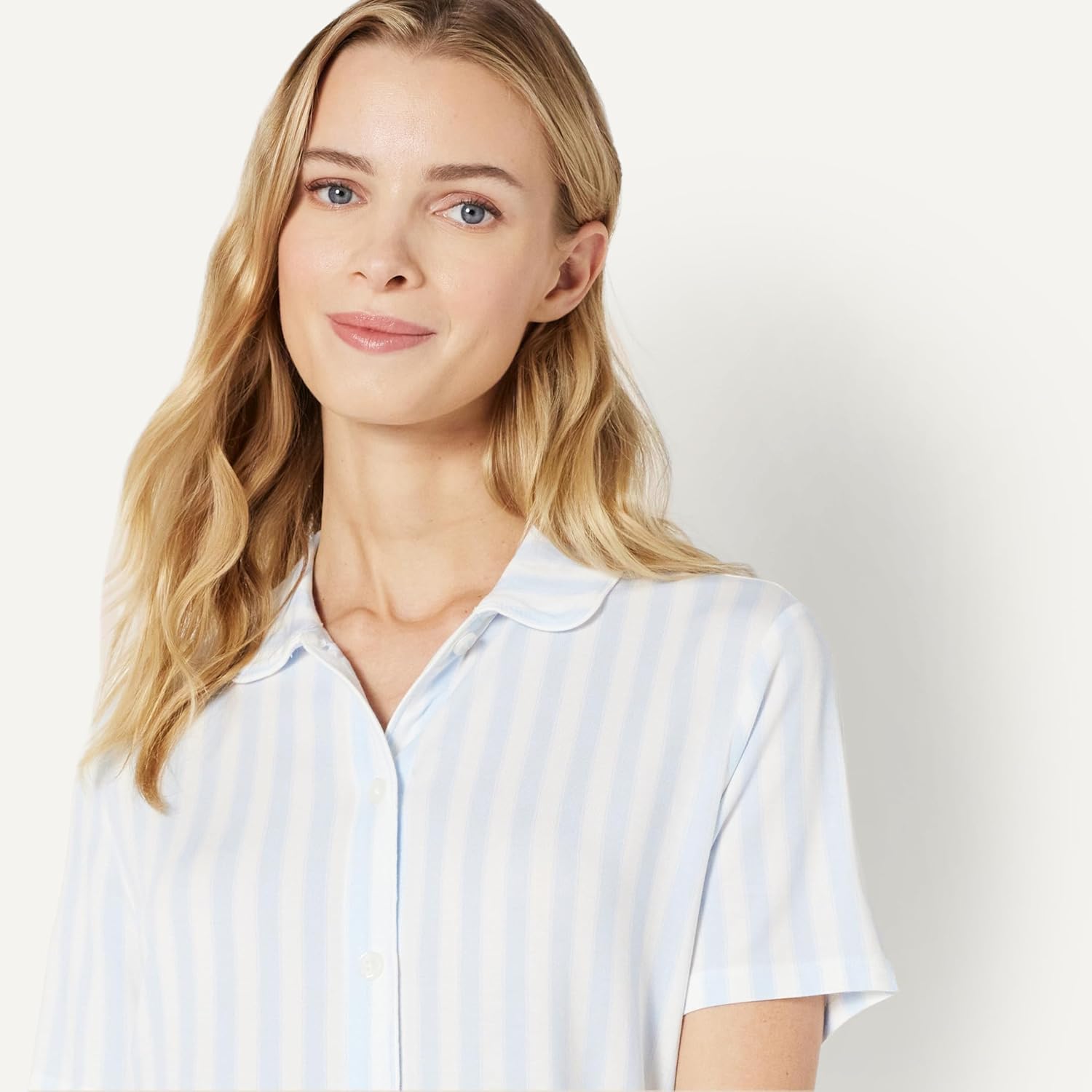 Detalle de Amazon Essentials x Sofia Grainge Mommy and Me Short-Sleeve Pajama Set