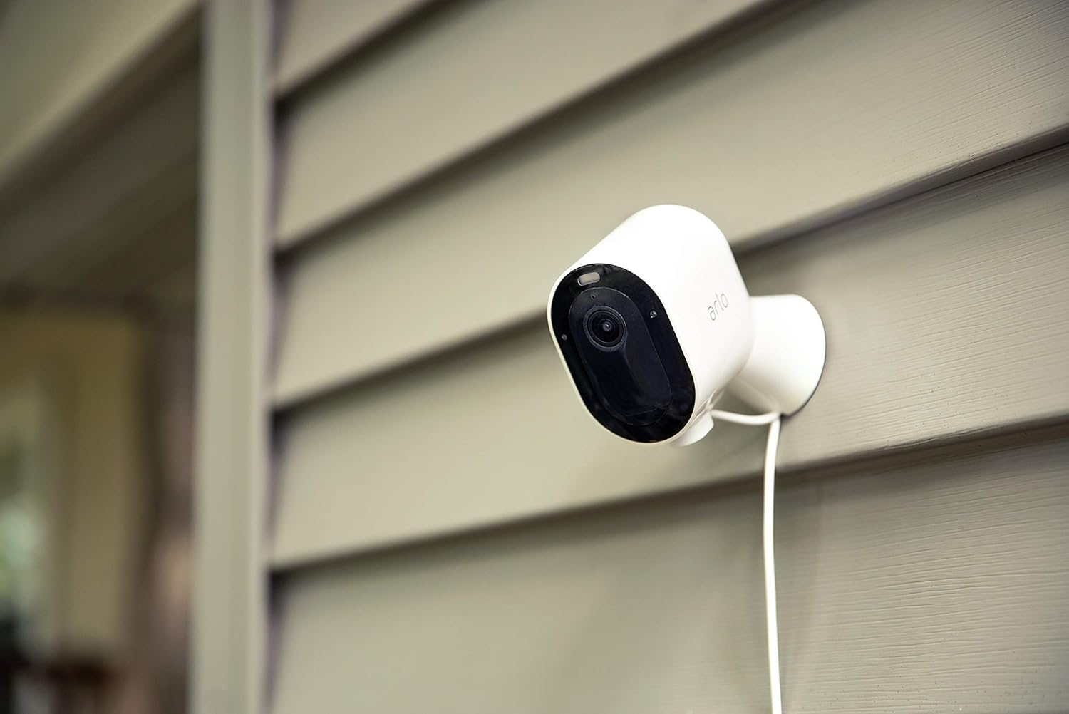 Thumbnail 4 de Accessoire Arlo certifié : câble de recharge magnétique blanc 2,4 m (Arlo Pro 3 / Ultra)