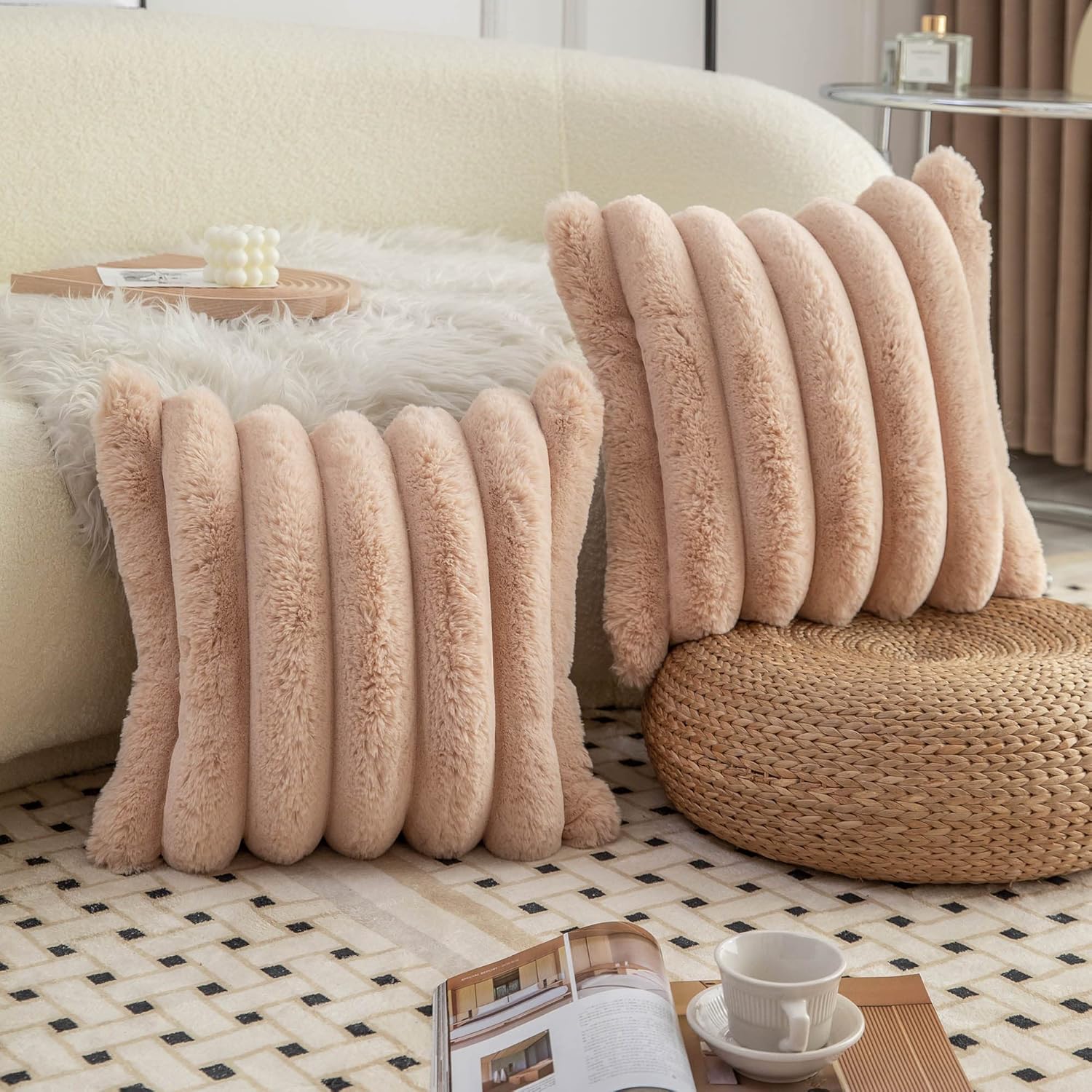 Thumbnail 2 de Neelvin 2er-Set Plüsch-Kissenhüllen aus Kunstpelz (Kamel, 55x55 cm)