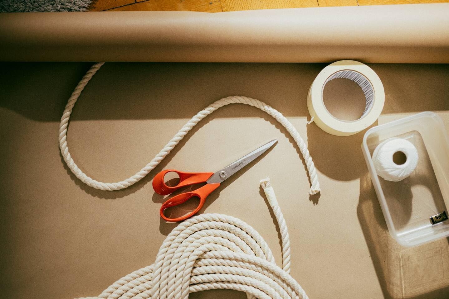 Detalle 2 de Fiskars 1075037 klassieke universele knutselschaar voor linkshandigen, 21 cm