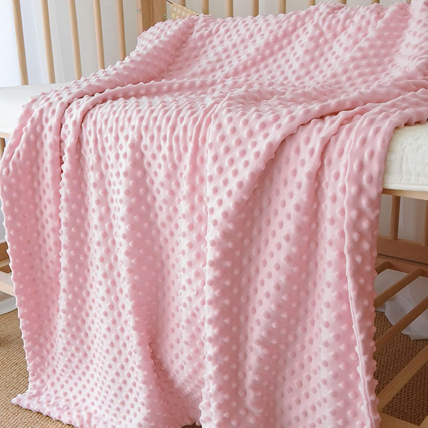 Detalle de CREVENT Gemütlicher Fleece-Überwurf mit Sherpa-Rückseite (Babydecke) – 75 x 100 cm, rosa Punkte