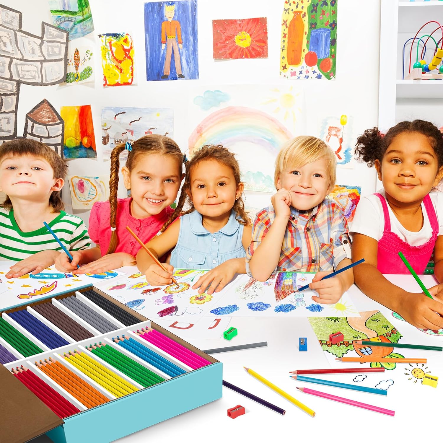 Detalle de 240 Count Colored Pencils Bulk for Classroom – 12 Vibrant Colors, Pre-Sharpened with 24 Sharpeners