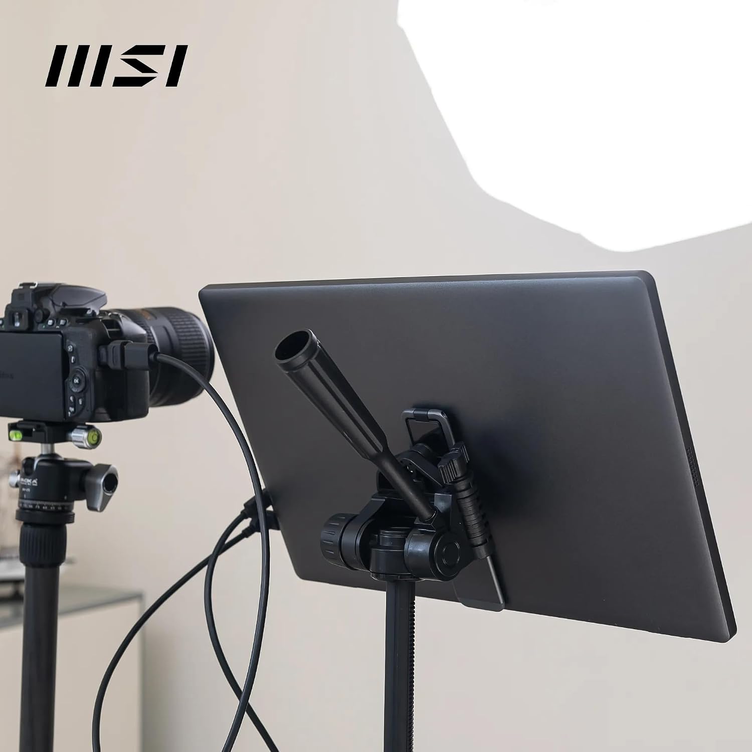 Thumbnail 4 de MSI PRO MP161 E2 15.6in Portable Monitor