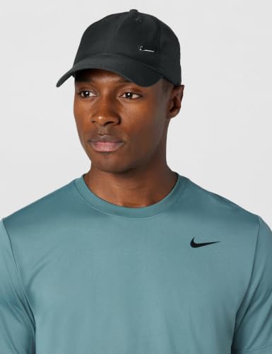 Detalle 2 de Nike Club Casquette Noir/argenté métallique - Taille M-L Homme