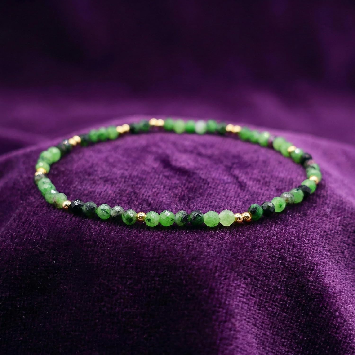 Detalle de bySantana Zierliches Naturstein-Armband – Farbige 4mm facettierte Edelsteinperlen, elastisch 17,5 cm