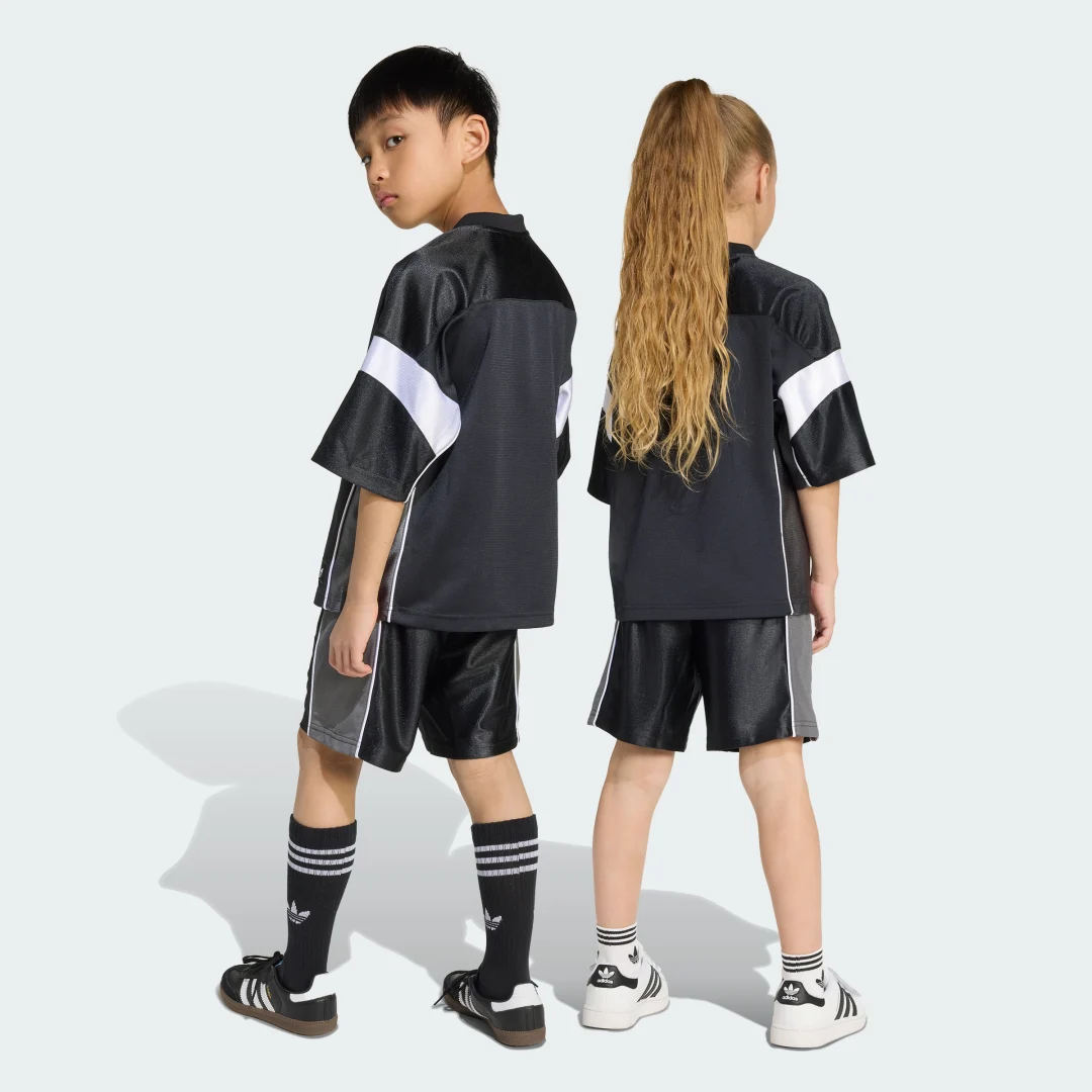 Detalle 2 de Adidas Short Tee Set Kids en negro – conjunto corto para niños