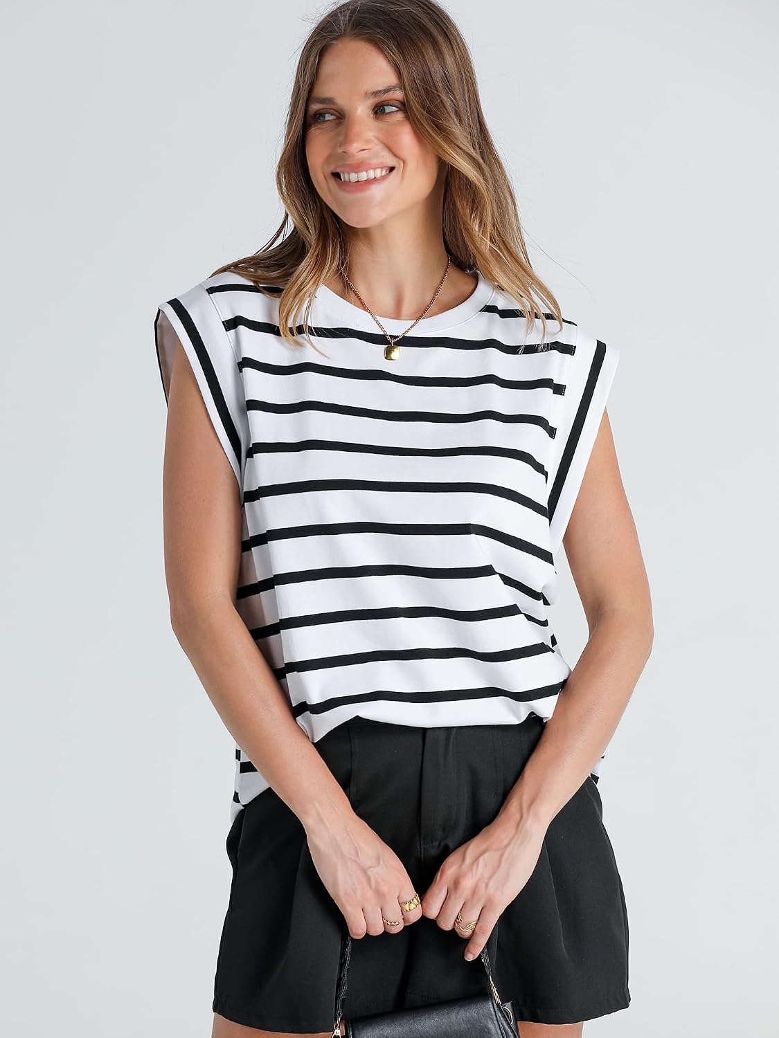 Detalle de WIHOLL Cap Sleeve Tops for Women: Loose-Fit Summer Basic Tee for Casual to Business-Casual