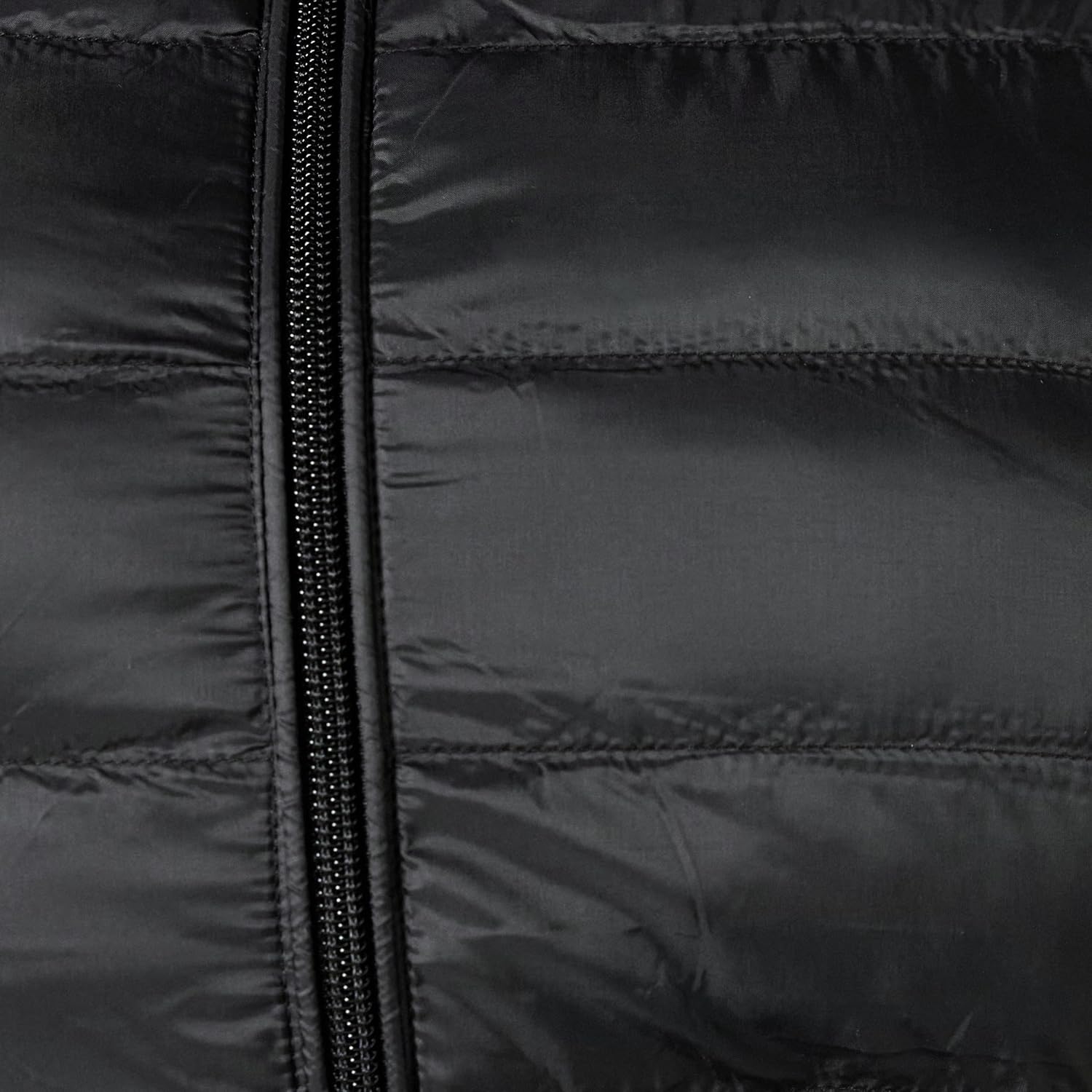 Thumbnail 6 de Amazon Essentials Women's Lightweight Water-Resistant Packable Puffer Jacket (Plus Size)