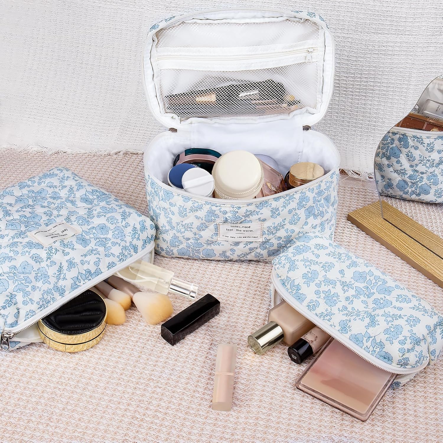 Thumbnail 4 de Gosect Large Quilted Makeup Bag