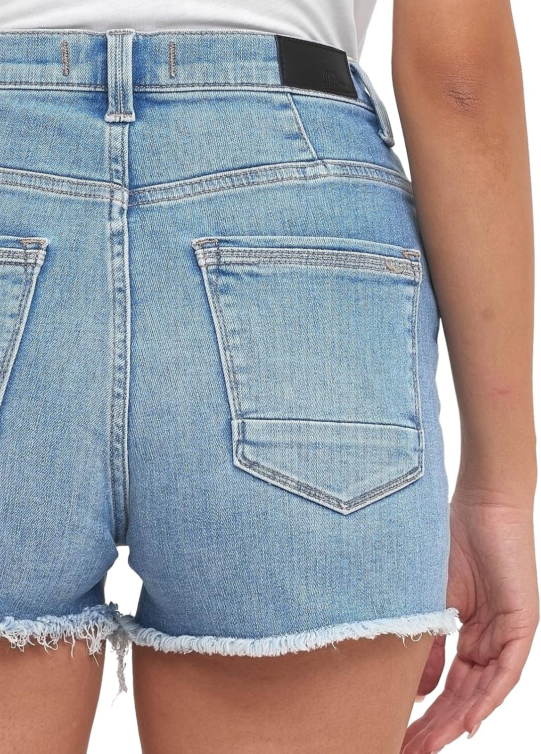 Detalle de LTB Carola Shorts en Jean Femme – Denim polyvalent et confortable