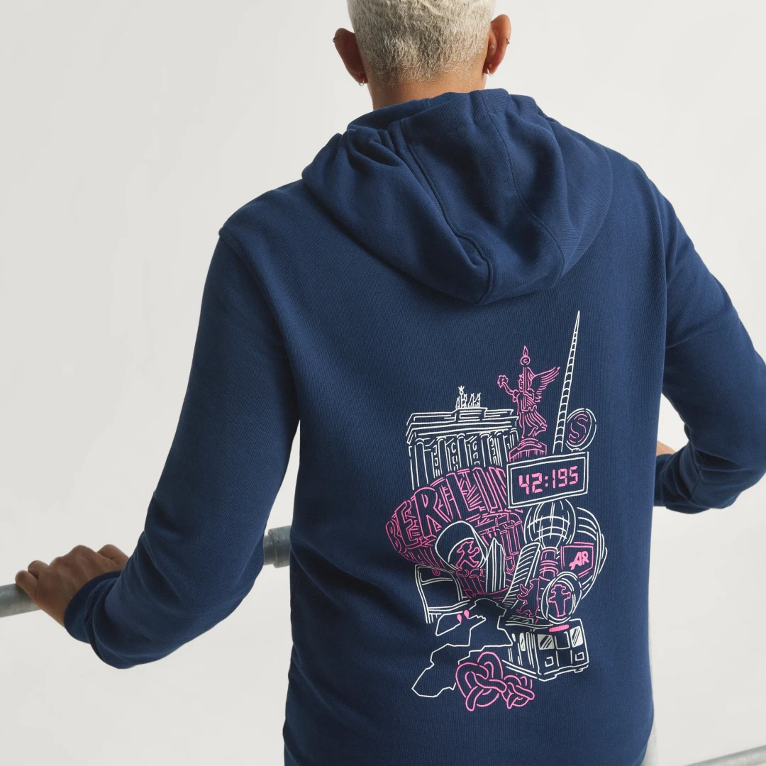 Detalle 2 de Sudadera con capucha BMW Berlin-Marathon 2025 City Adidas en azul
