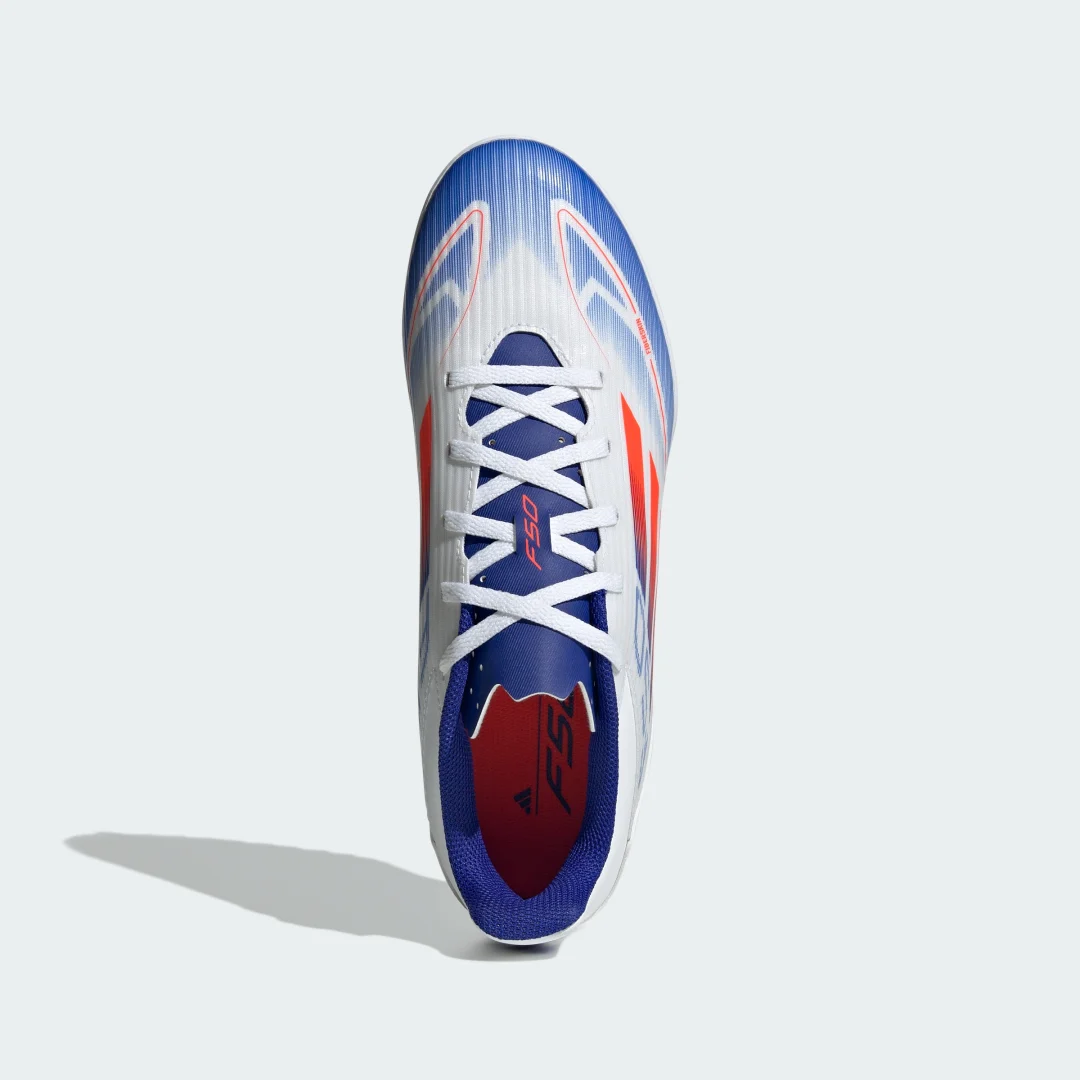 Thumbnail 2 de Zapatilla de fútbol F50 Club moqueta de Adidas – blanco