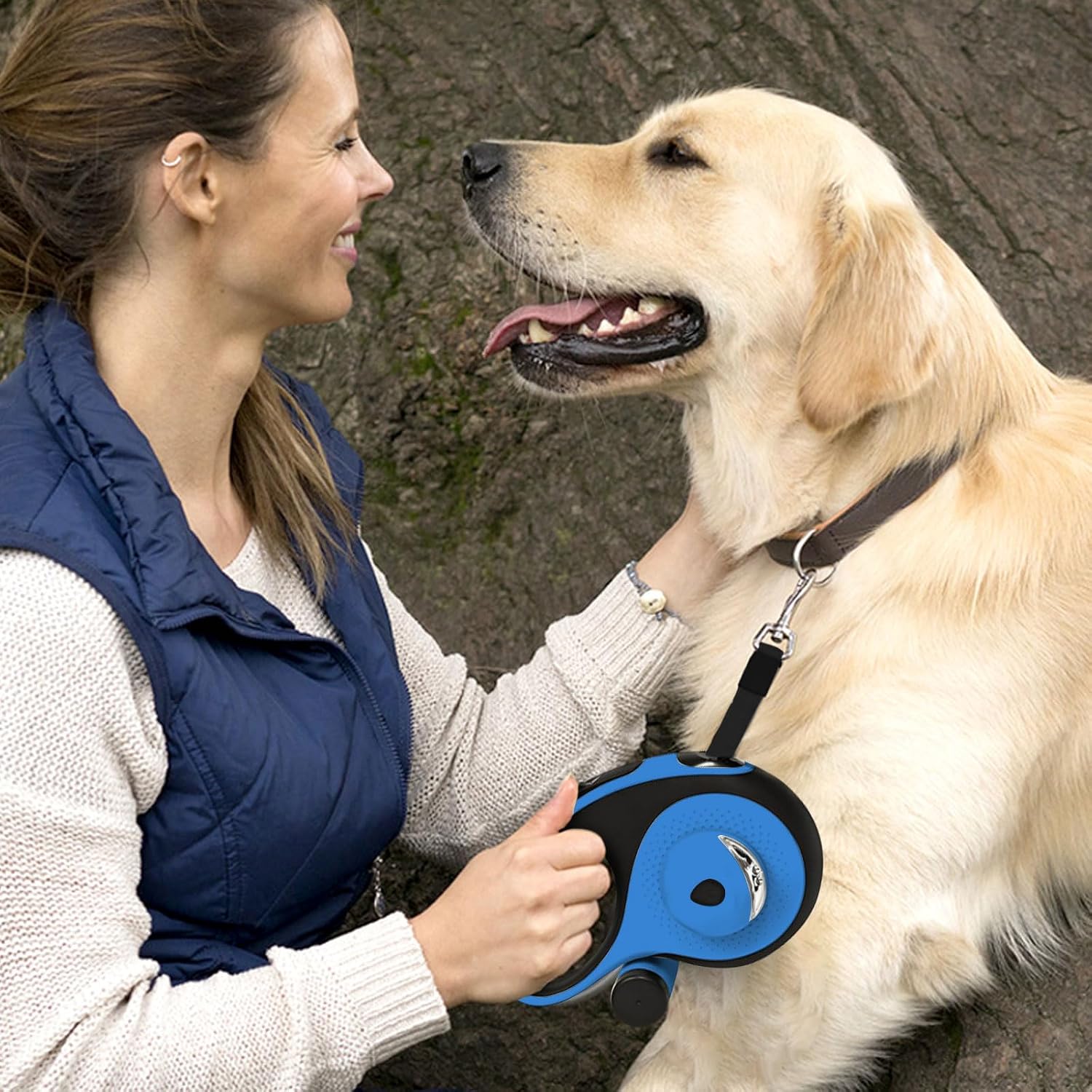 Thumbnail 6 de VTOPVMAX Retractable Dog Lead (8m/26FT) with Chew-Proof Cable, LED Light & One-Hand Brake (Blue) for Medium/Large Dogs up to 50kg