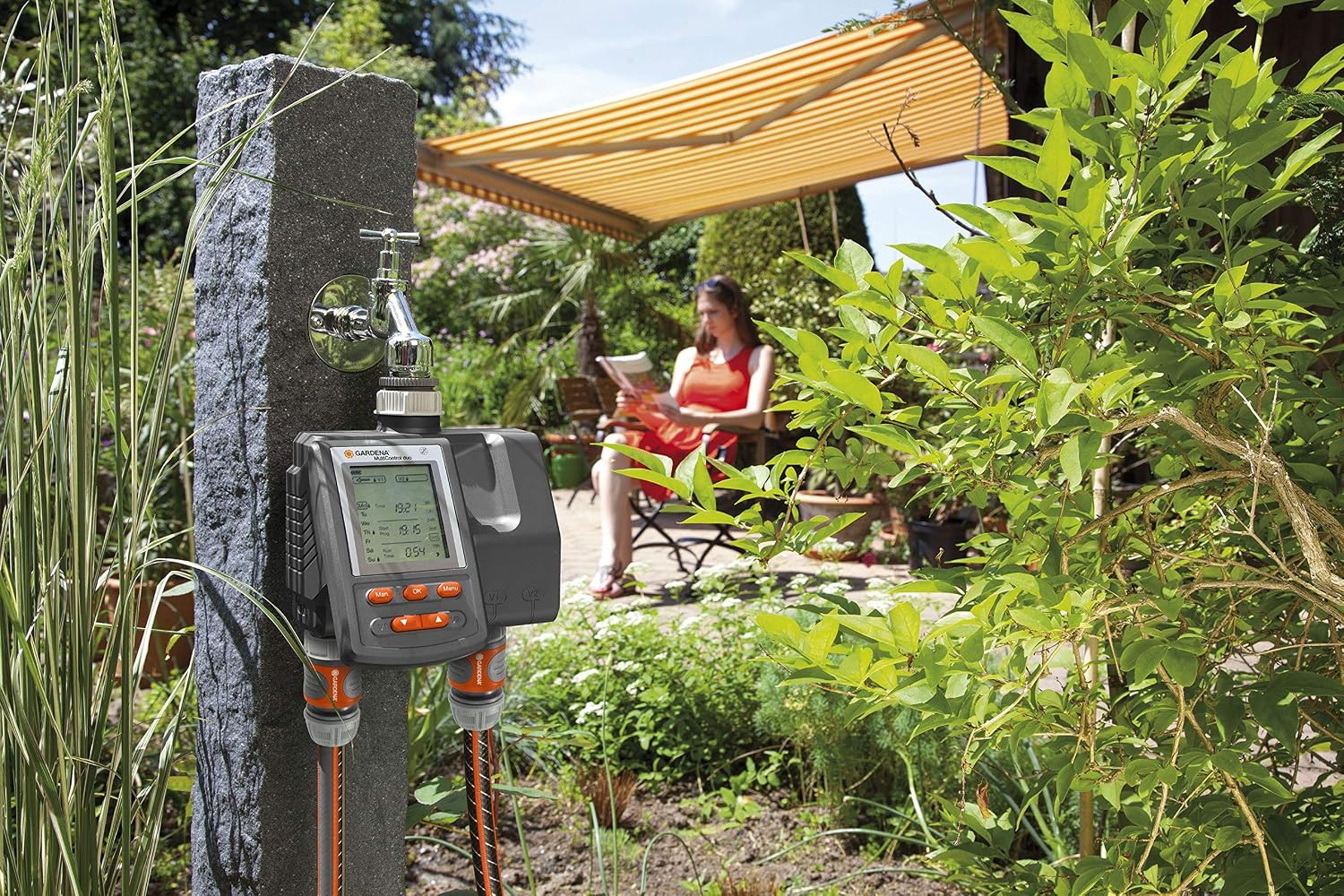 Detalle 2 de GARDENA MultiControl duo irrigation computer (1874-20) with LC display