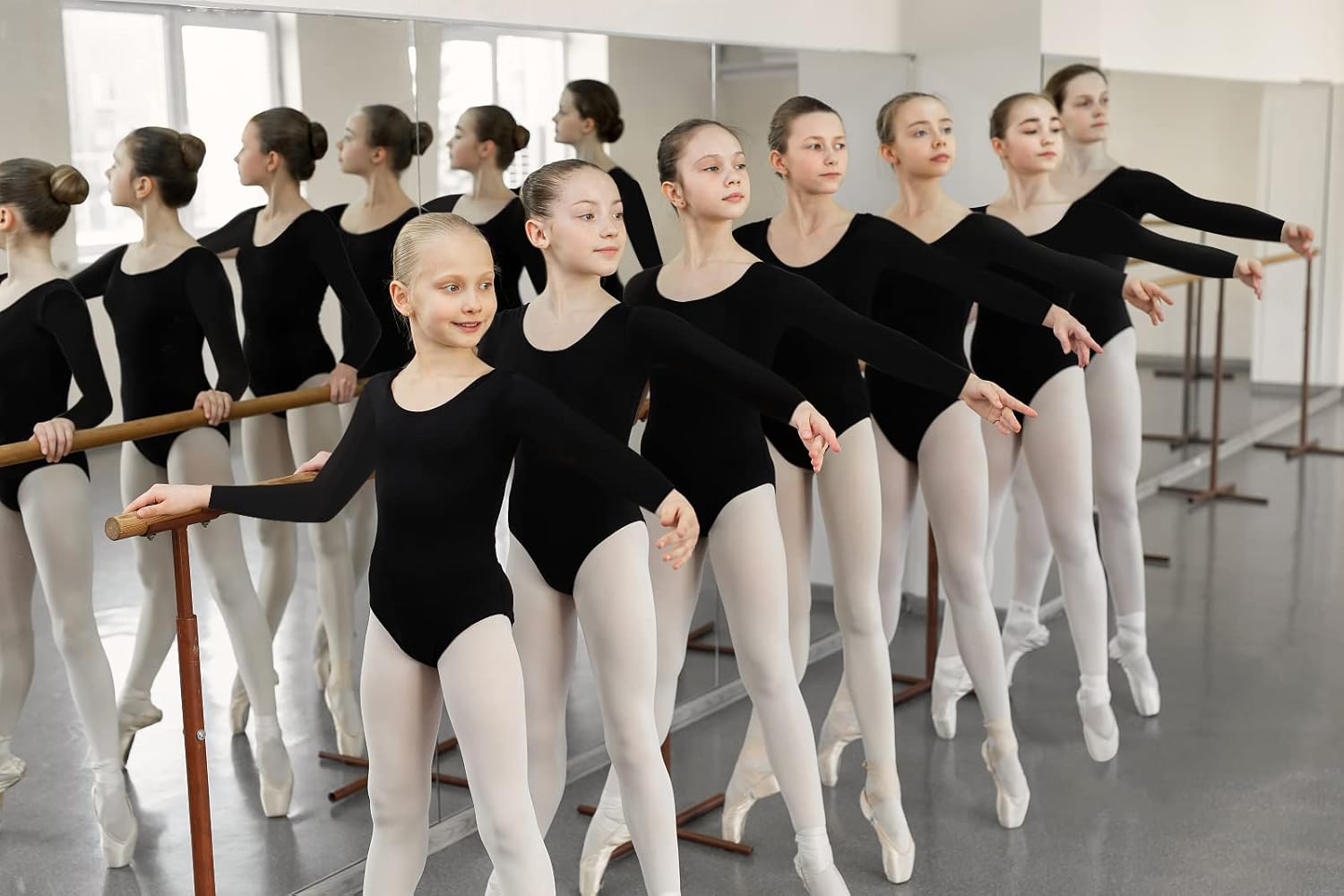 Thumbnail 5 de Mädchen Tanz-Balletttrikot mit kurzen Ärmeln und Criss-Cross Trägern (Mulnall)