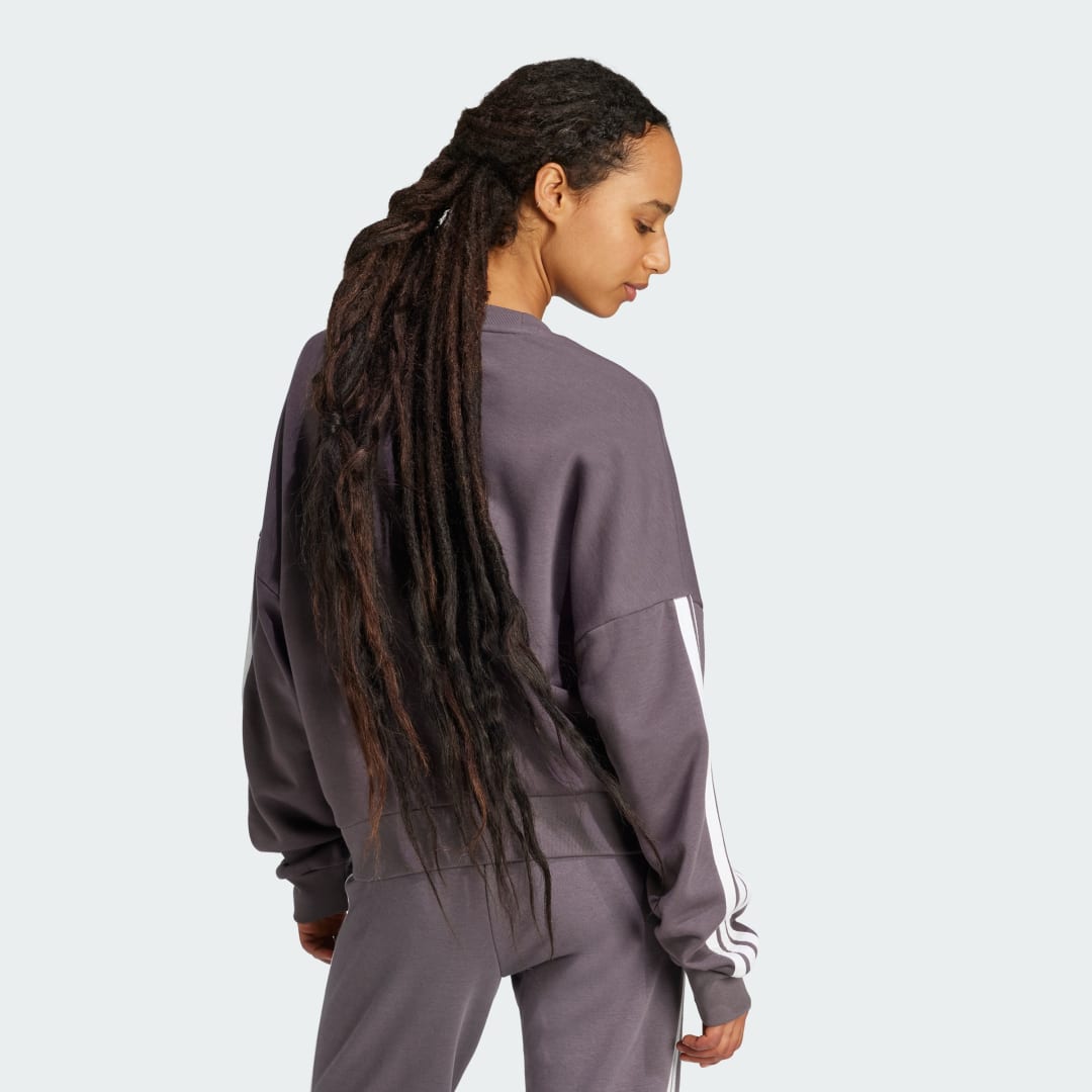 Detalle 2 de Sudadera Essentials French Terry 3 Bandas de Adidas en Gris