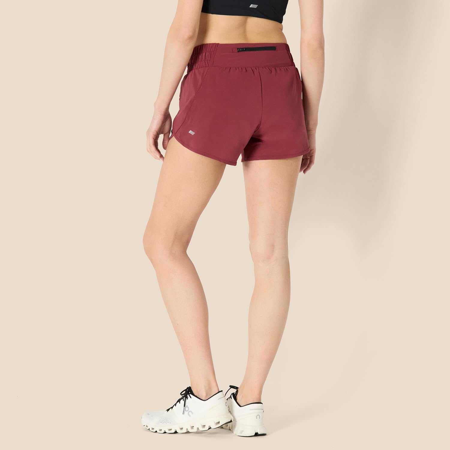 Detalle de Amazon Essentials Women's Regular-Fit Athletic Ruched Waistband Woven Running Shorts