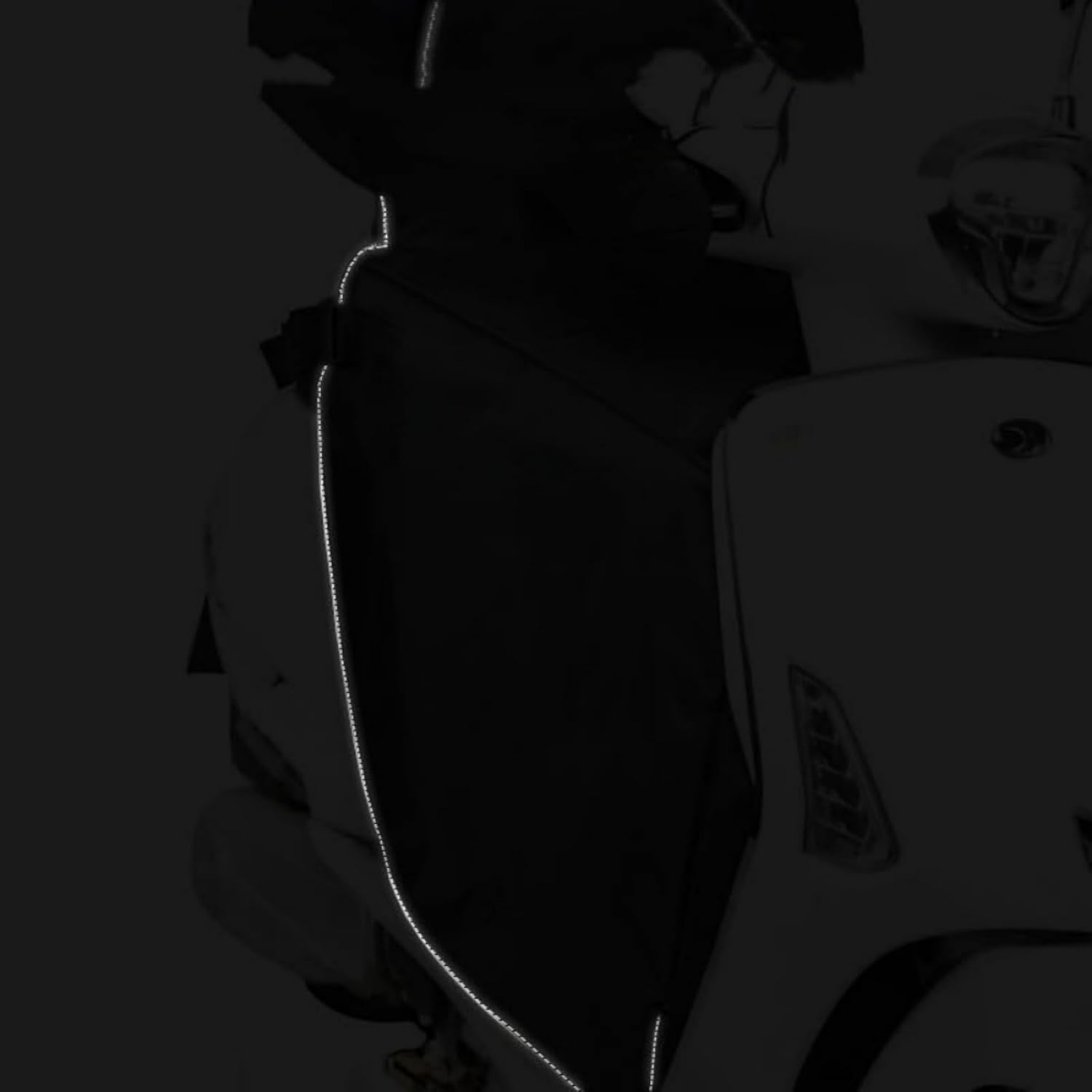 Detalle 2 de FINEVERNEK Manta Moto Piernas impermeable