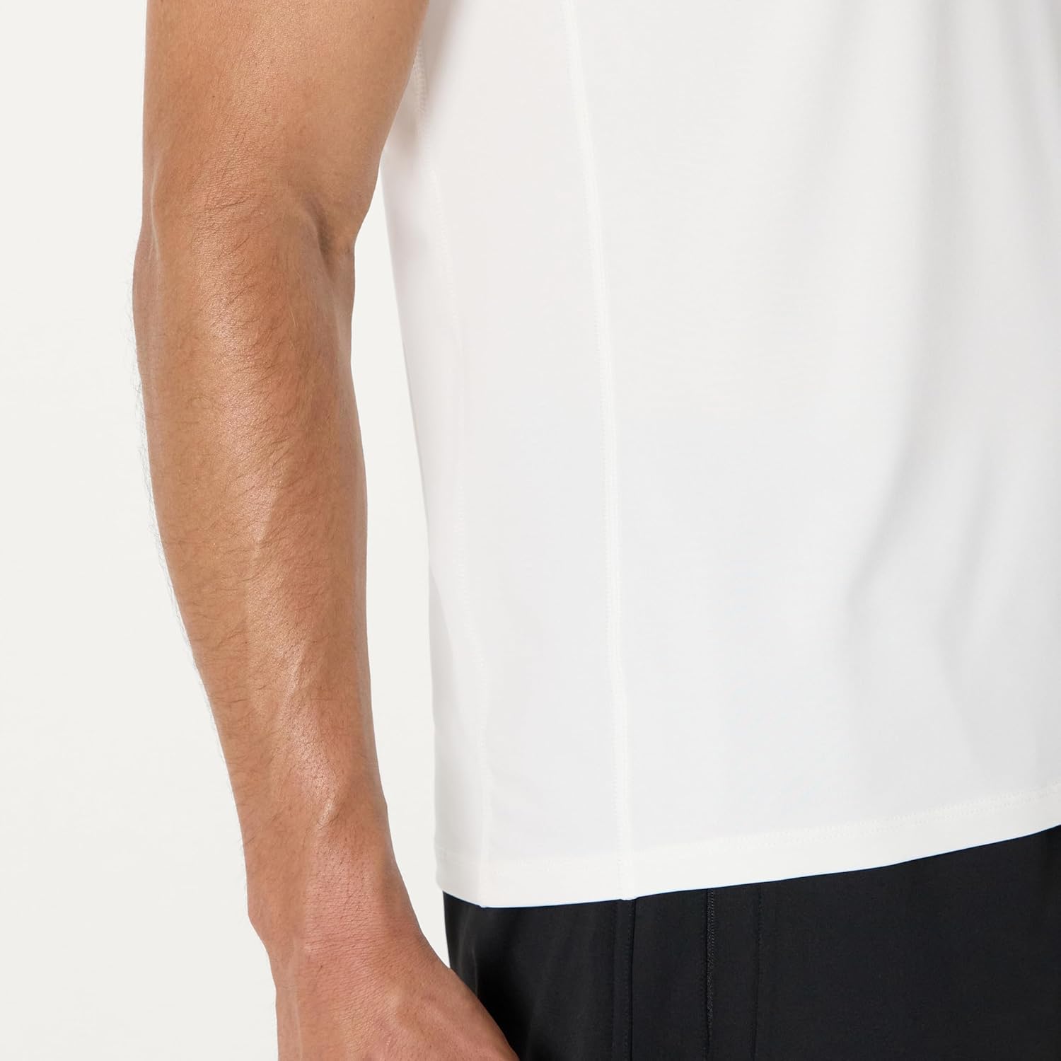 Thumbnail 3 de Amazon Essentials Men's Active Quick-Dry Tech Stretch Short-Sleeve T-Shirt
