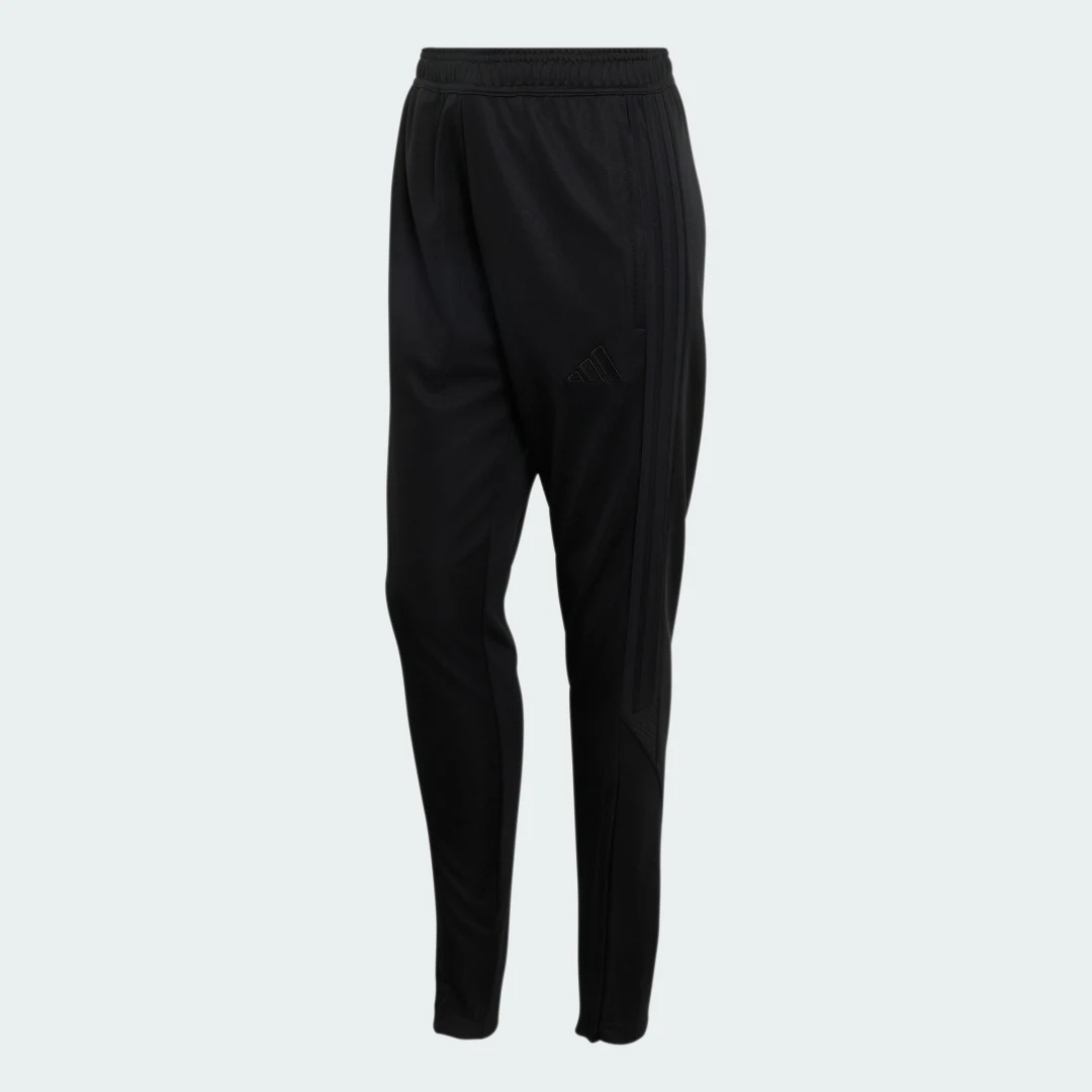 Detalle 2 de Pantalón Tiro 23 League de Adidas: versátil y cómodo para entrenos y ocio