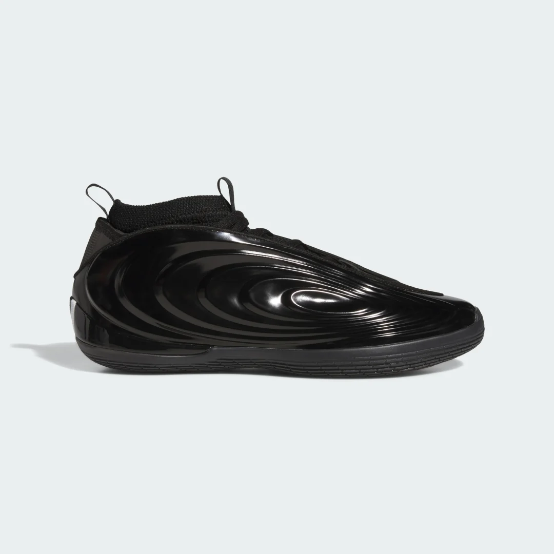 Detalle de Adidas Harden Volume 10: Zapatilla en Negro para juego y vida diaria