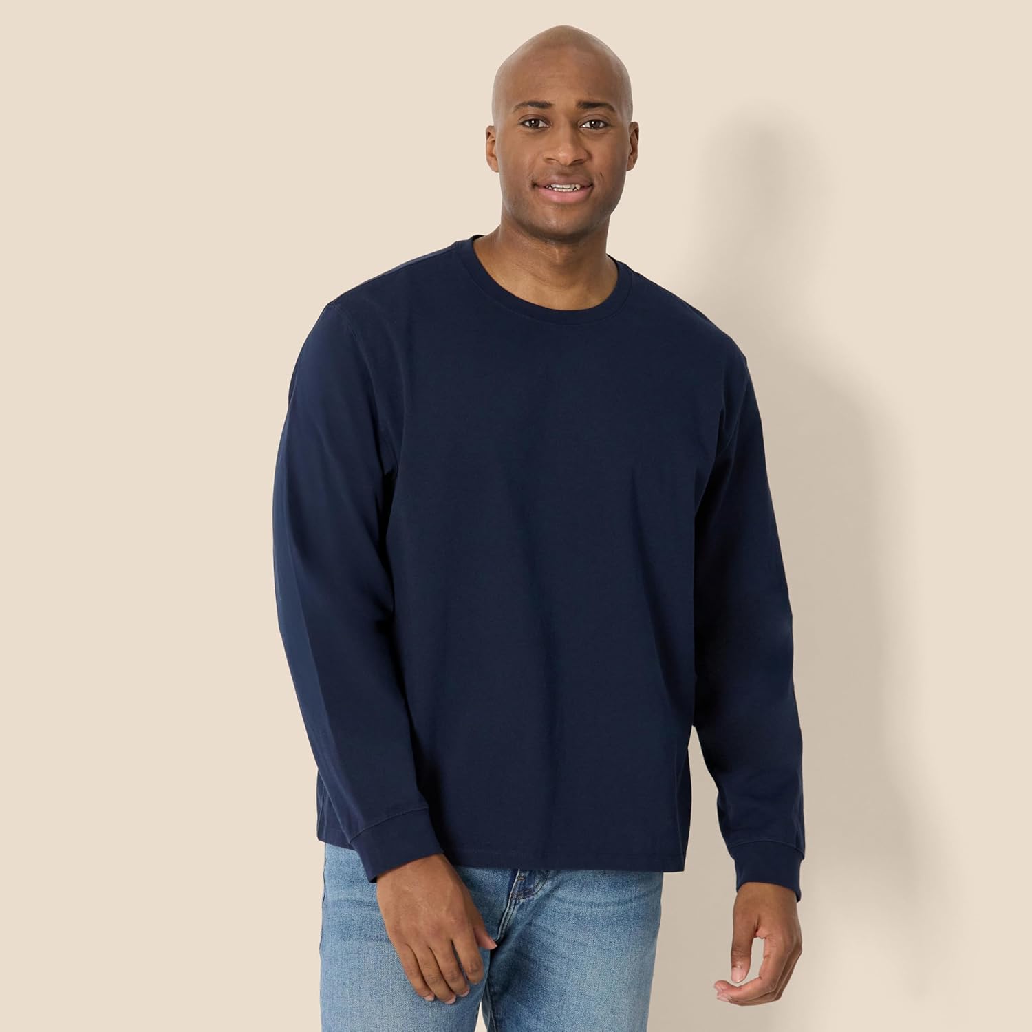 Thumbnail 5 de Amazon Essentials Men’s Heavyweight Relaxed-Fit Long-Sleeved T-Shirt in Navy (XXL)