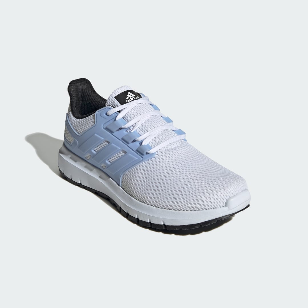 Detalle 2 de Zapatilla Ultimashow de Adidas: estilo limpio y comodidad para el día a día