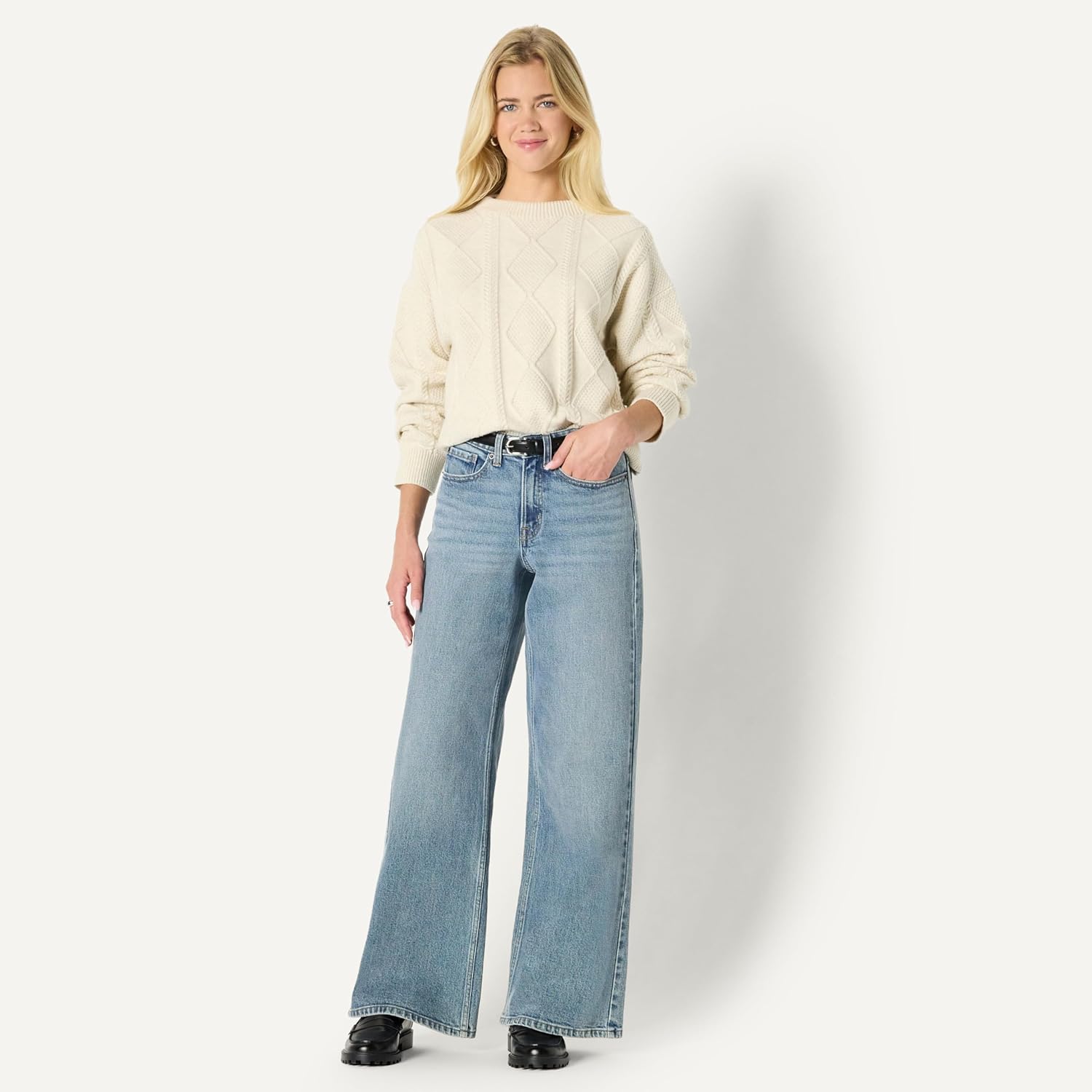 Thumbnail 4 de Amazon Essentials Damen Relaxed-Fit Rundhalsausschnitt Zopfmuster – lockere Passform, klassischer Stil