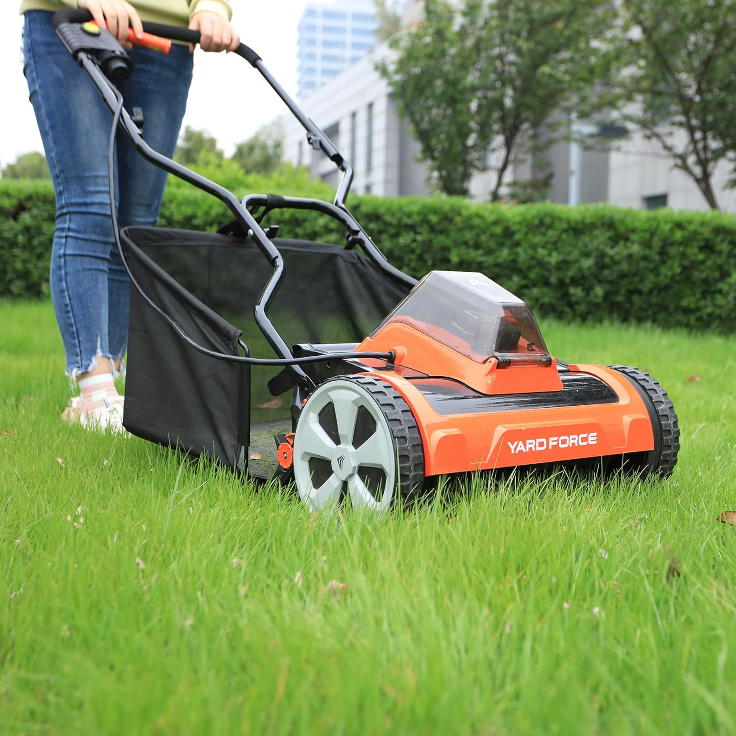Thumbnail 2 de Yard Force LM C38A CR20 20V 4.0Ah cordless cylinder lawnmower (38cm) with 45L grass bag