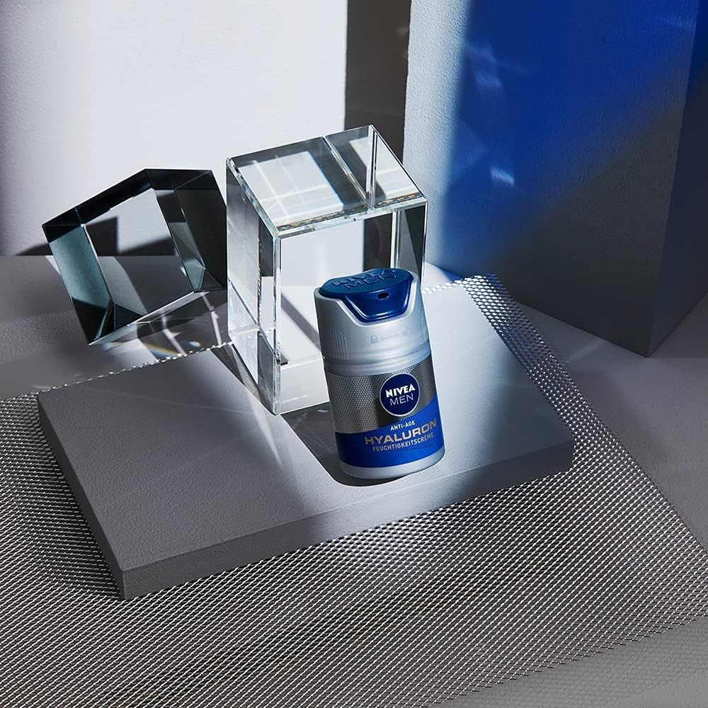 Detalle 2 de NIVEA MEN Hyaluron Crema Antiedad FP15