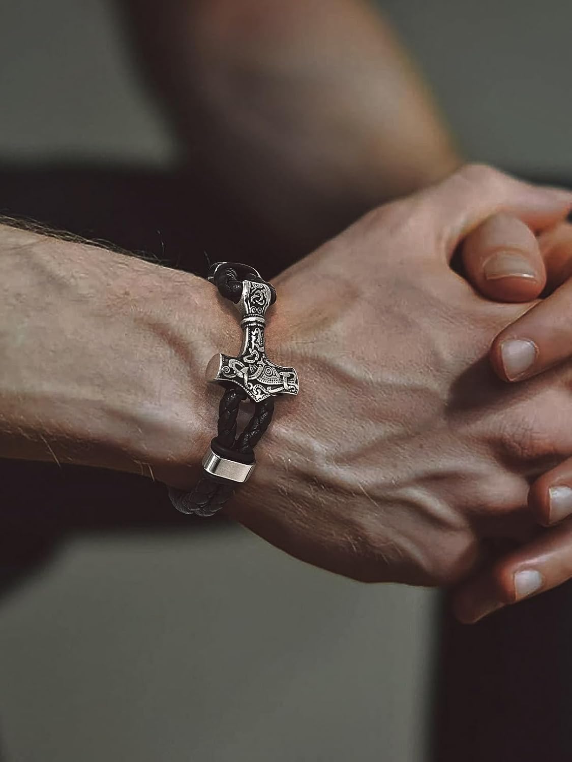 Thumbnail 1 de Bandmax Bracelet homme en cuir PU tressé noir avec manchette marteau (21 cm/23 cm) – fermoir ajustable